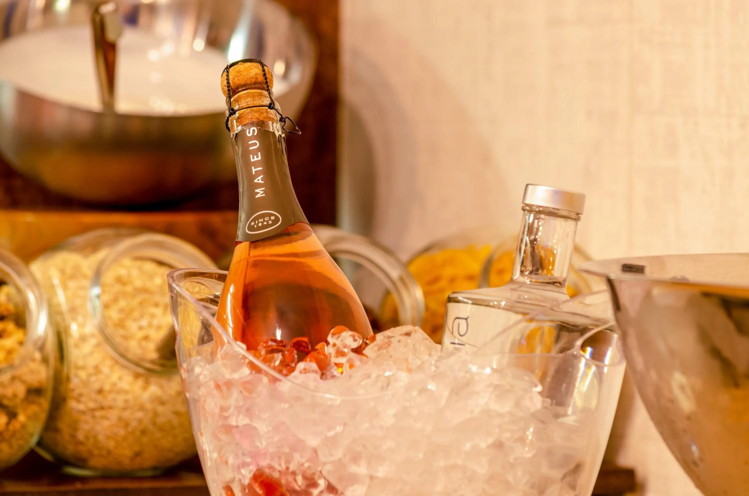 Food and drinks in LX51 Studios & Suites by APT IIN - Lisbon Center