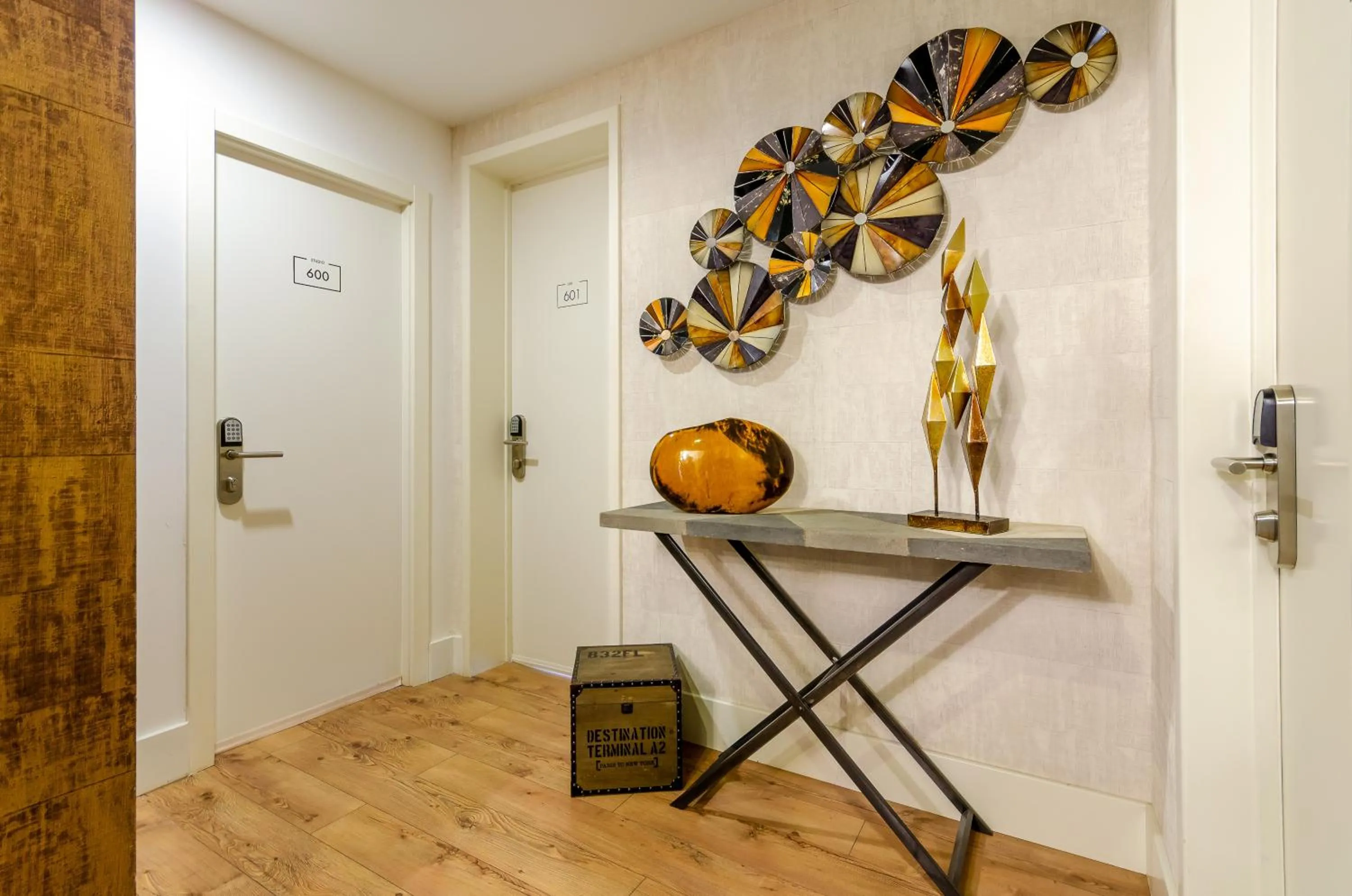 Decorative detail in LX51 Studios & Suites by APT IIN - Lisbon Center