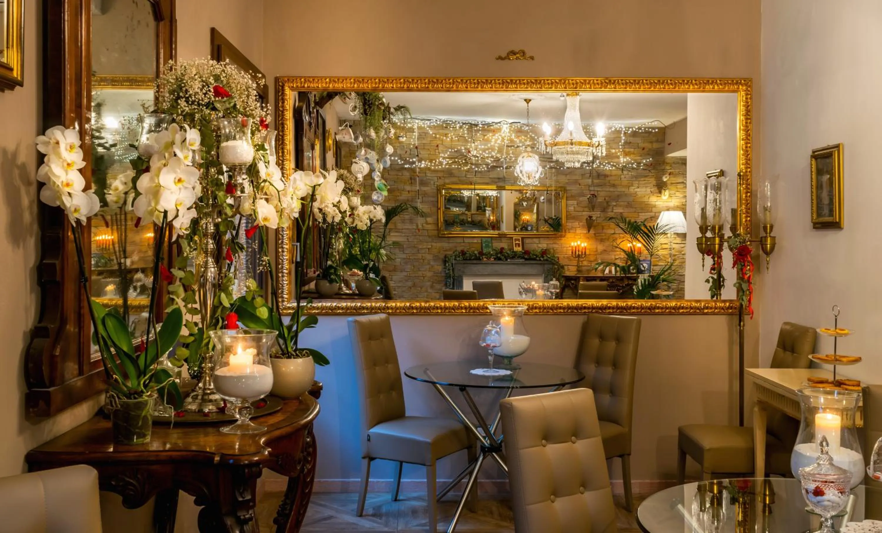 Communal lounge/ TV room in 051 Boutique