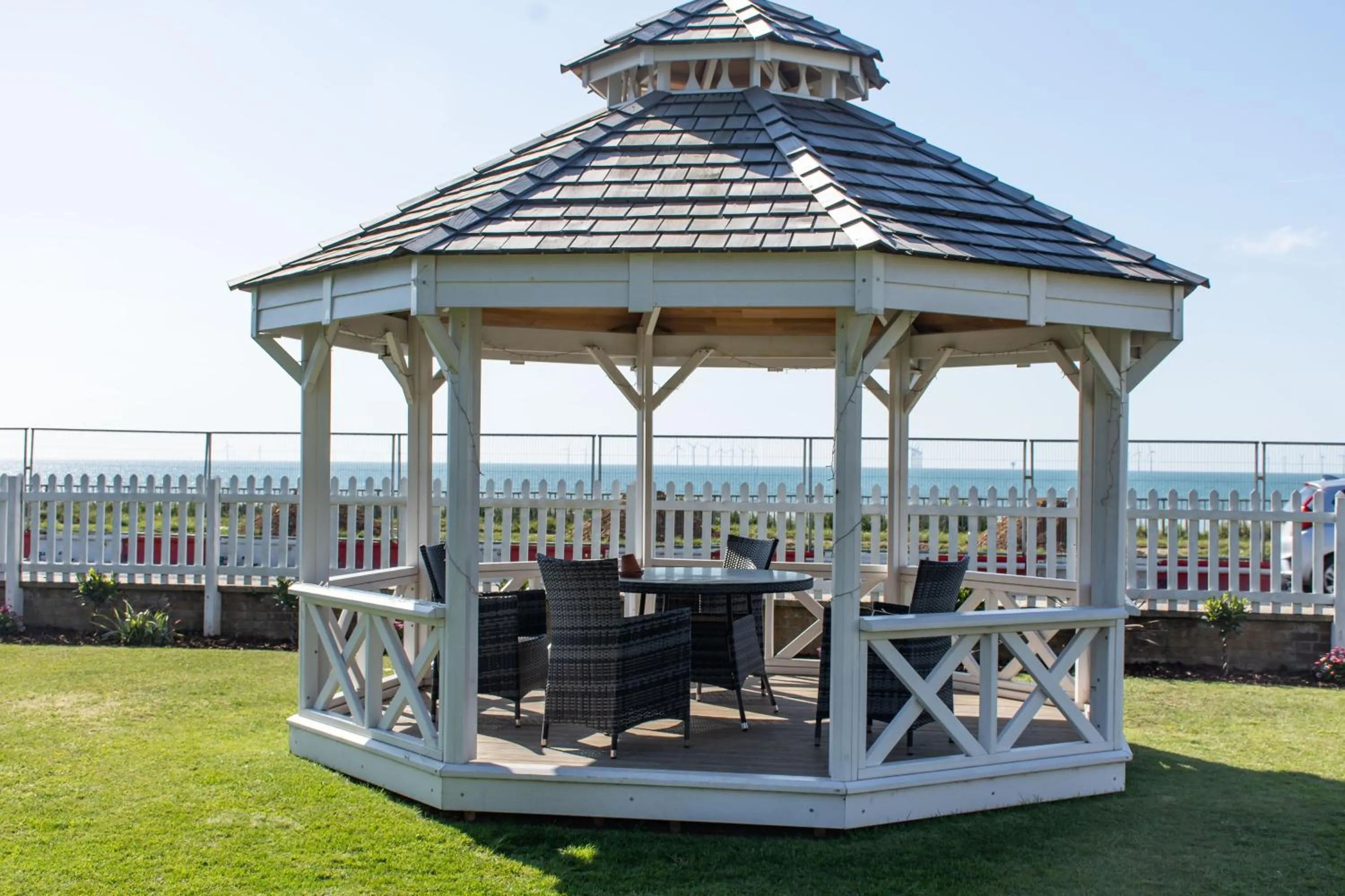 Patio in Kingscliff Hotel Holland on Sea