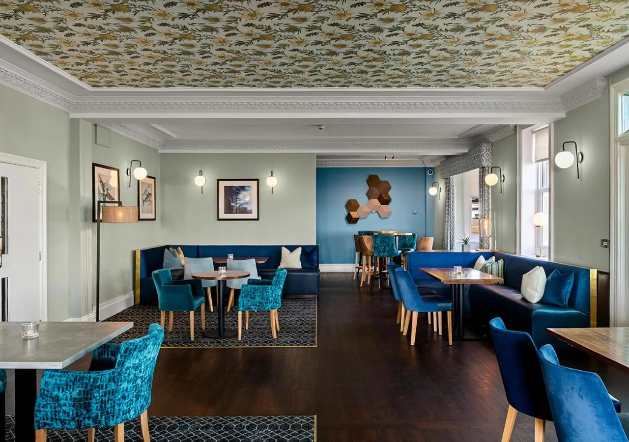 Lounge or bar in Kingscliff Hotel Holland on Sea