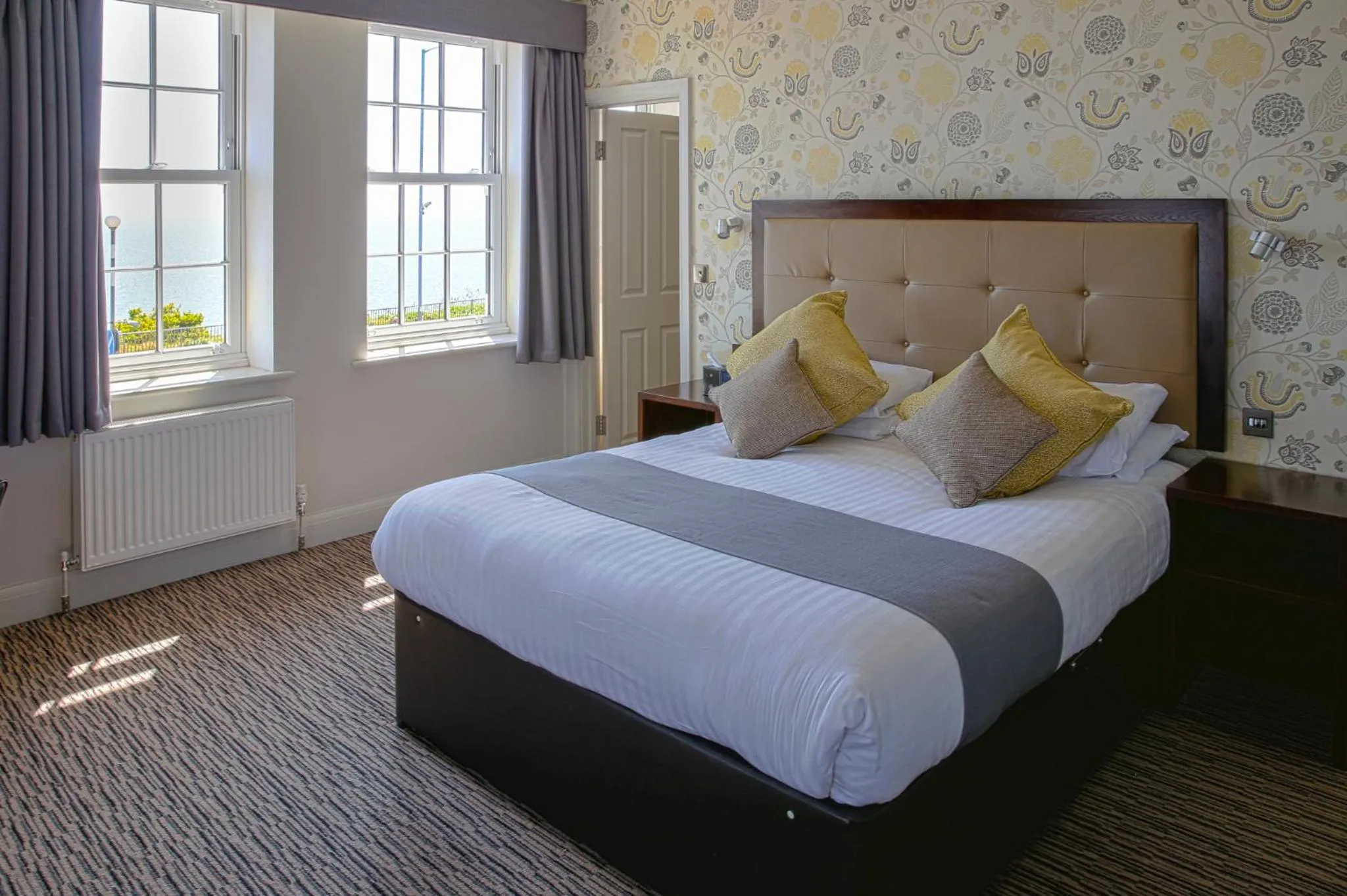 Day, Bed in Kingscliff Hotel Holland on Sea