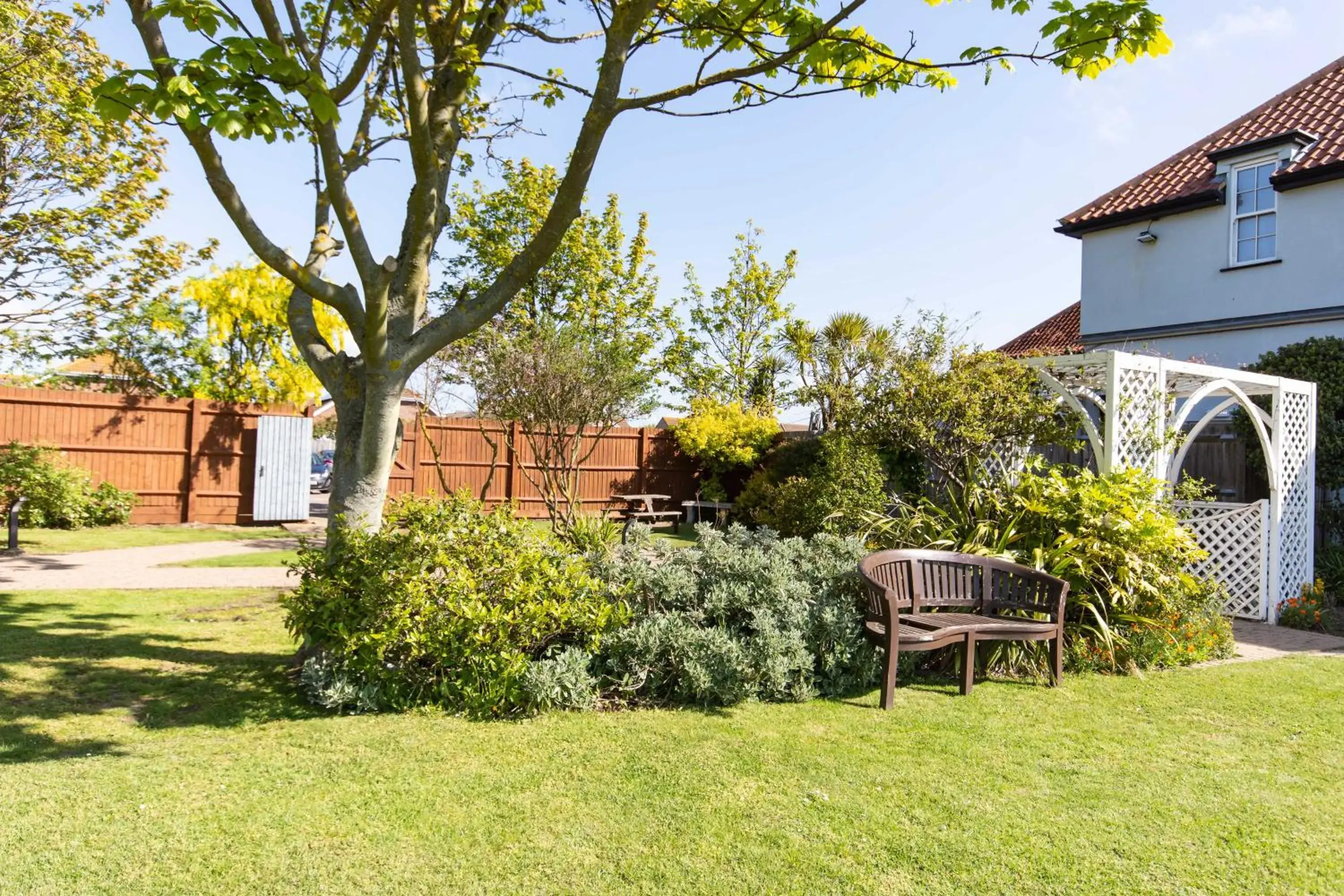 Property building in Kingscliff Hotel Holland on Sea Property building in Kingscliff Hotel Holland on Sea