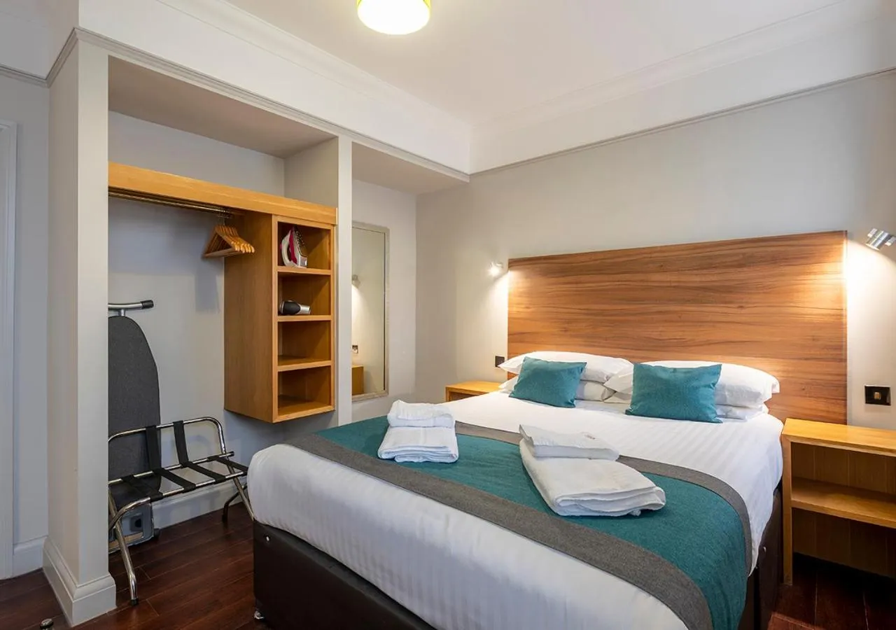 Bed in Kingscliff Hotel Holland on Sea