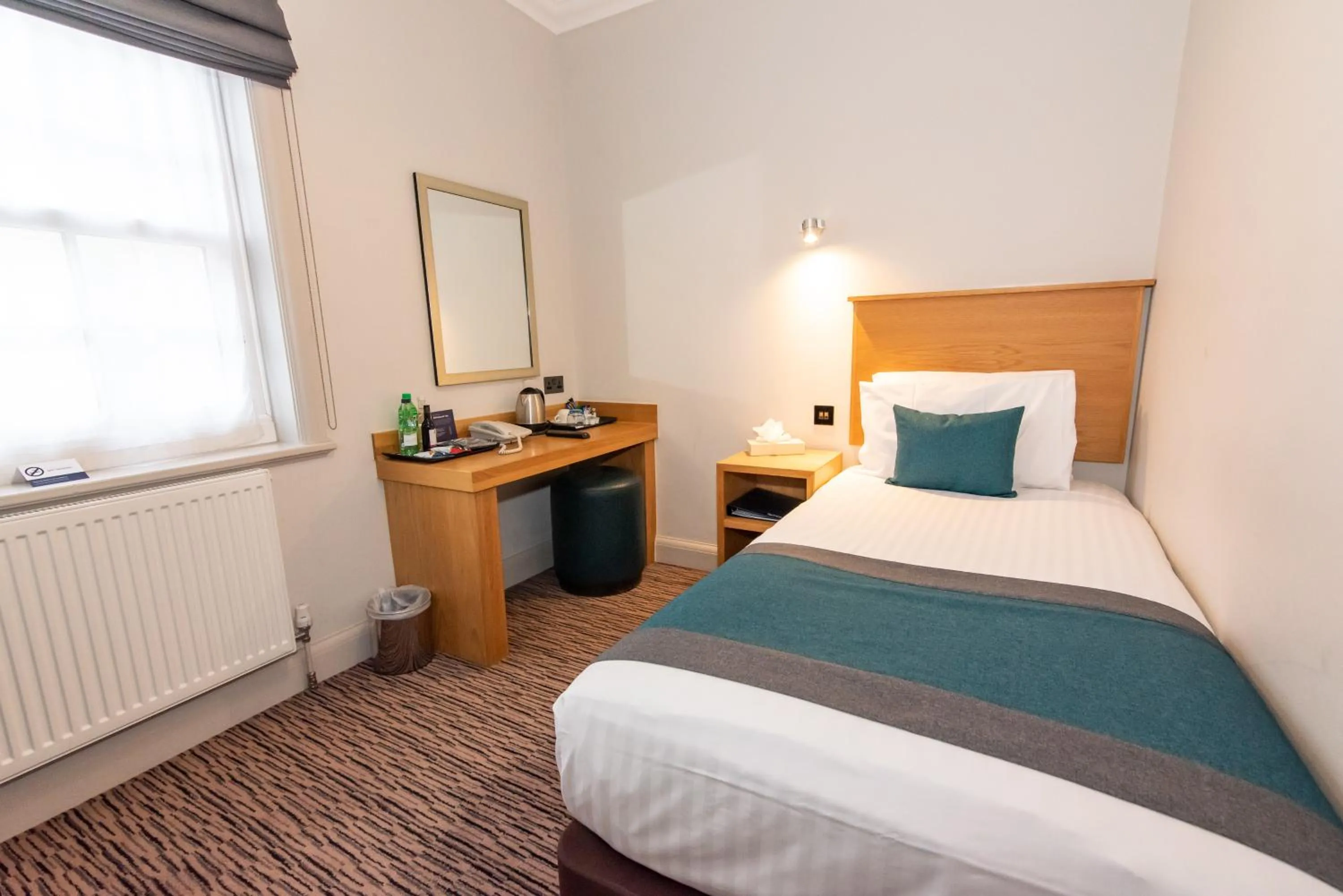 Photo of the whole room, Bed in Kingscliff Hotel Holland on Sea