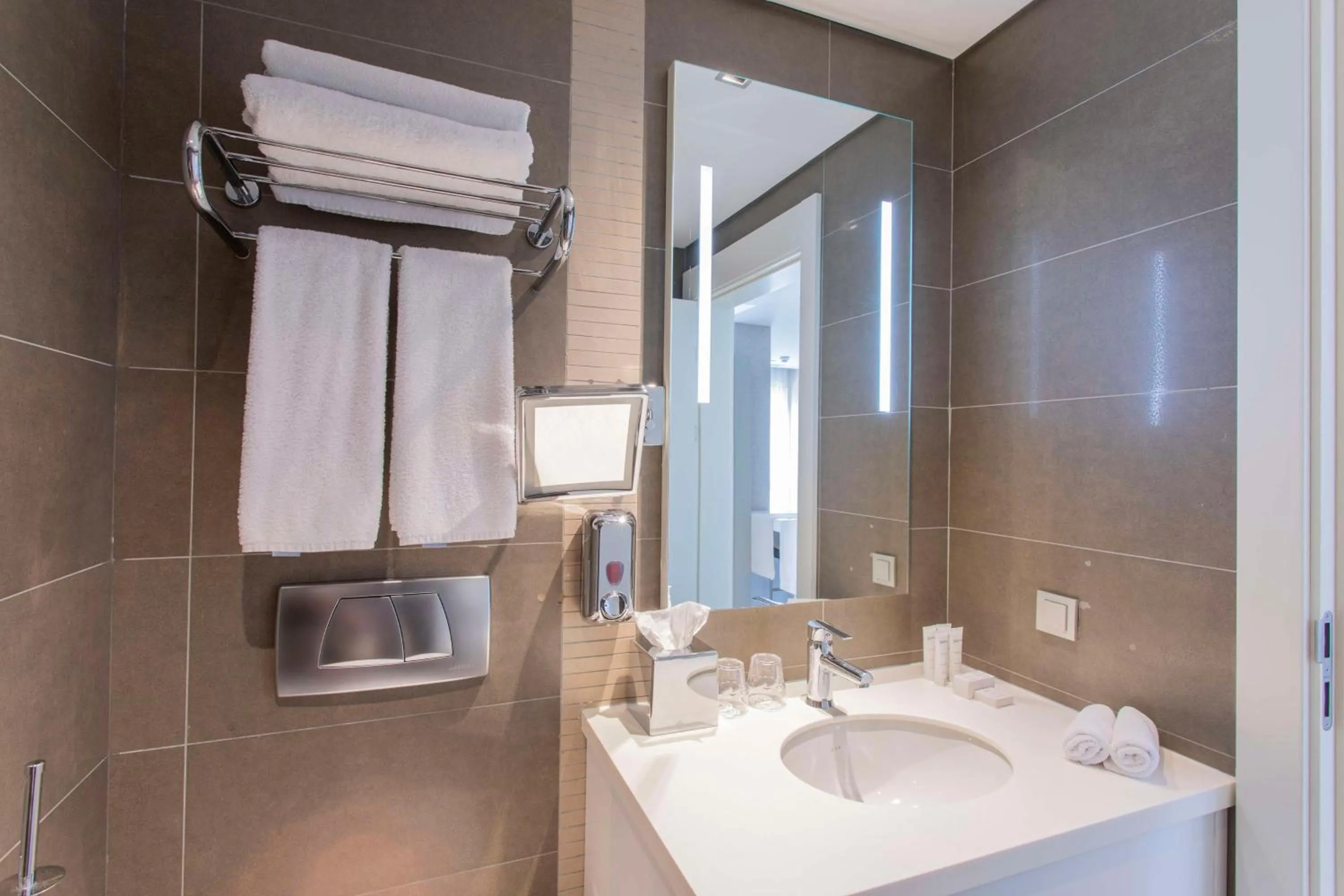 Bathroom in Radisson Residences Avrupa TEM Istanbul
