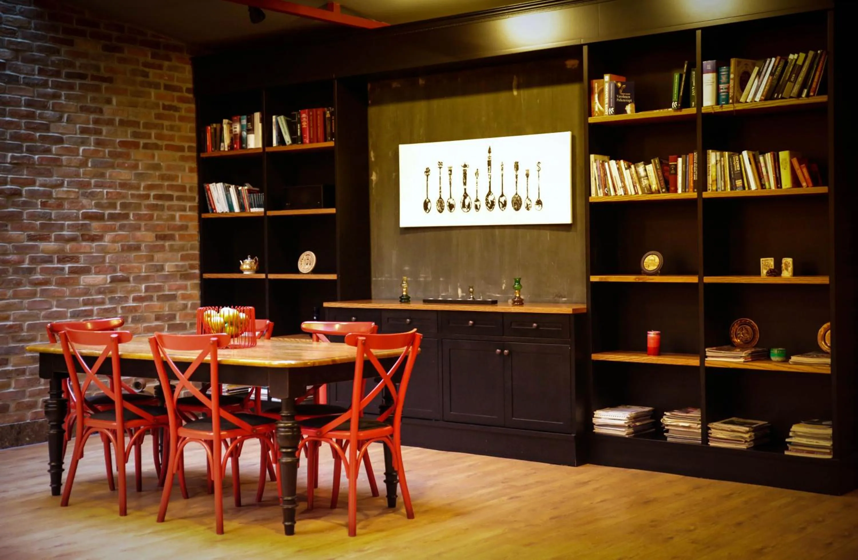 Library in Akin Suites