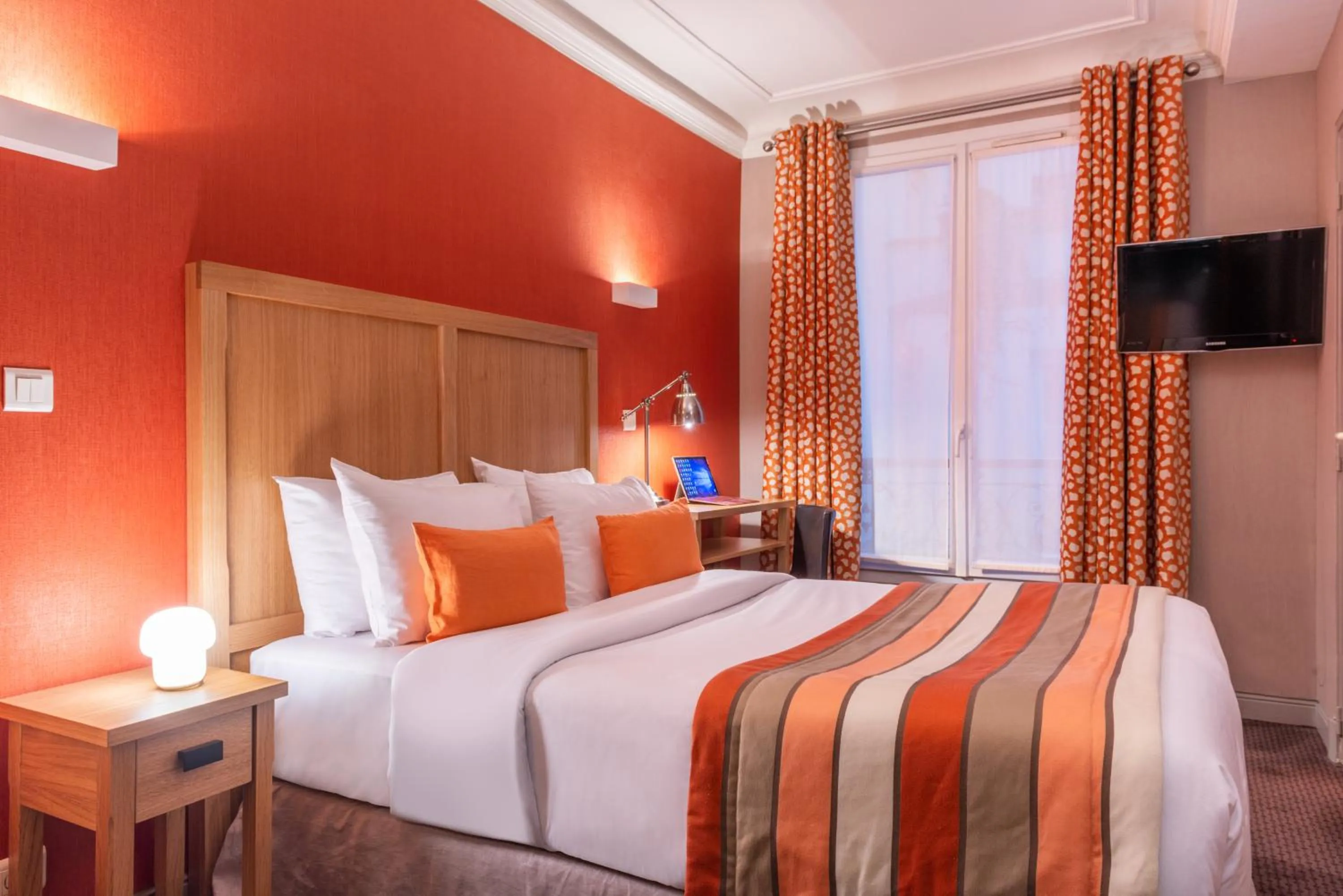 Bed in Hotel 29 Lepic