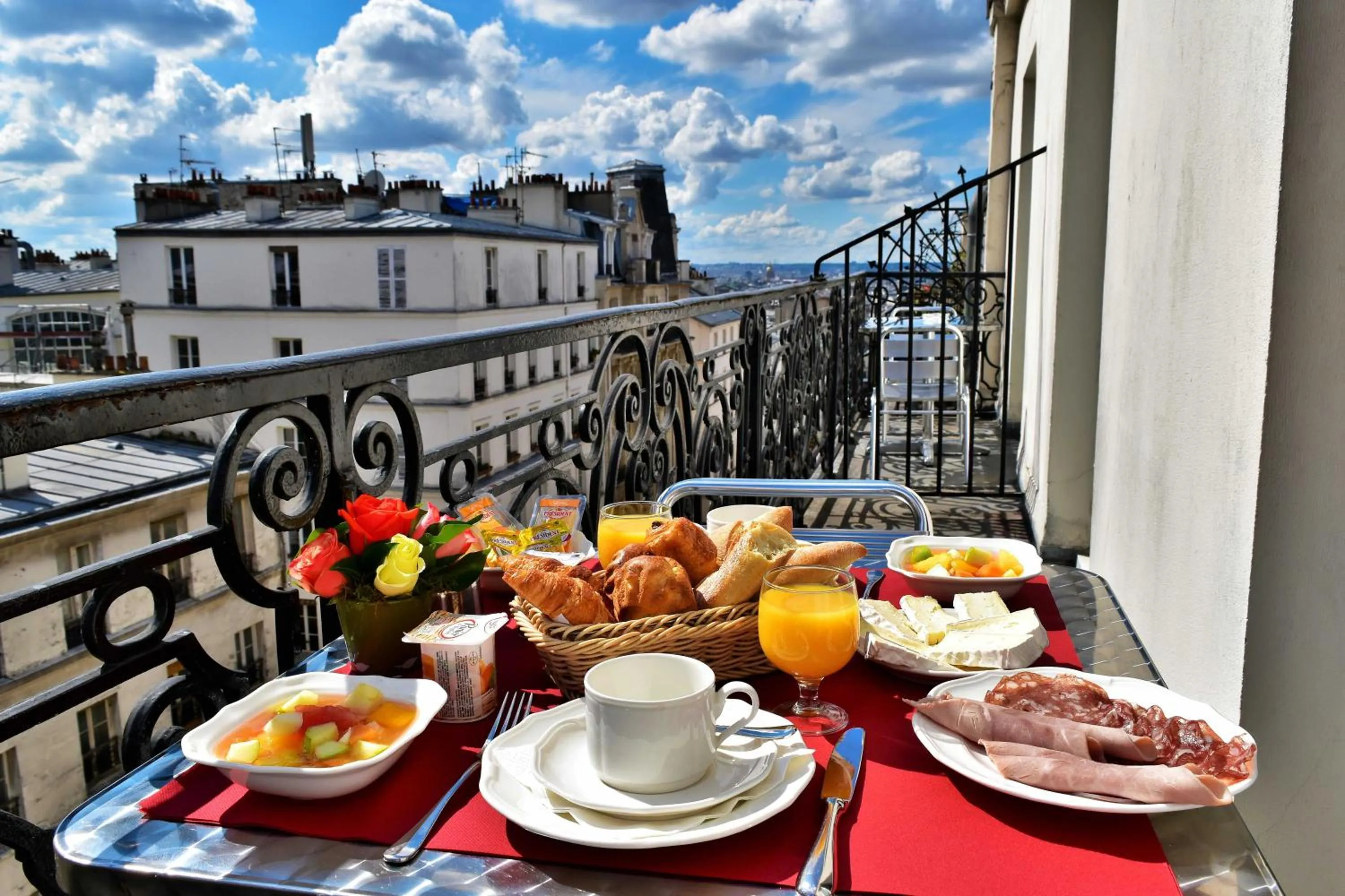 Day in Hotel 29 Lepic