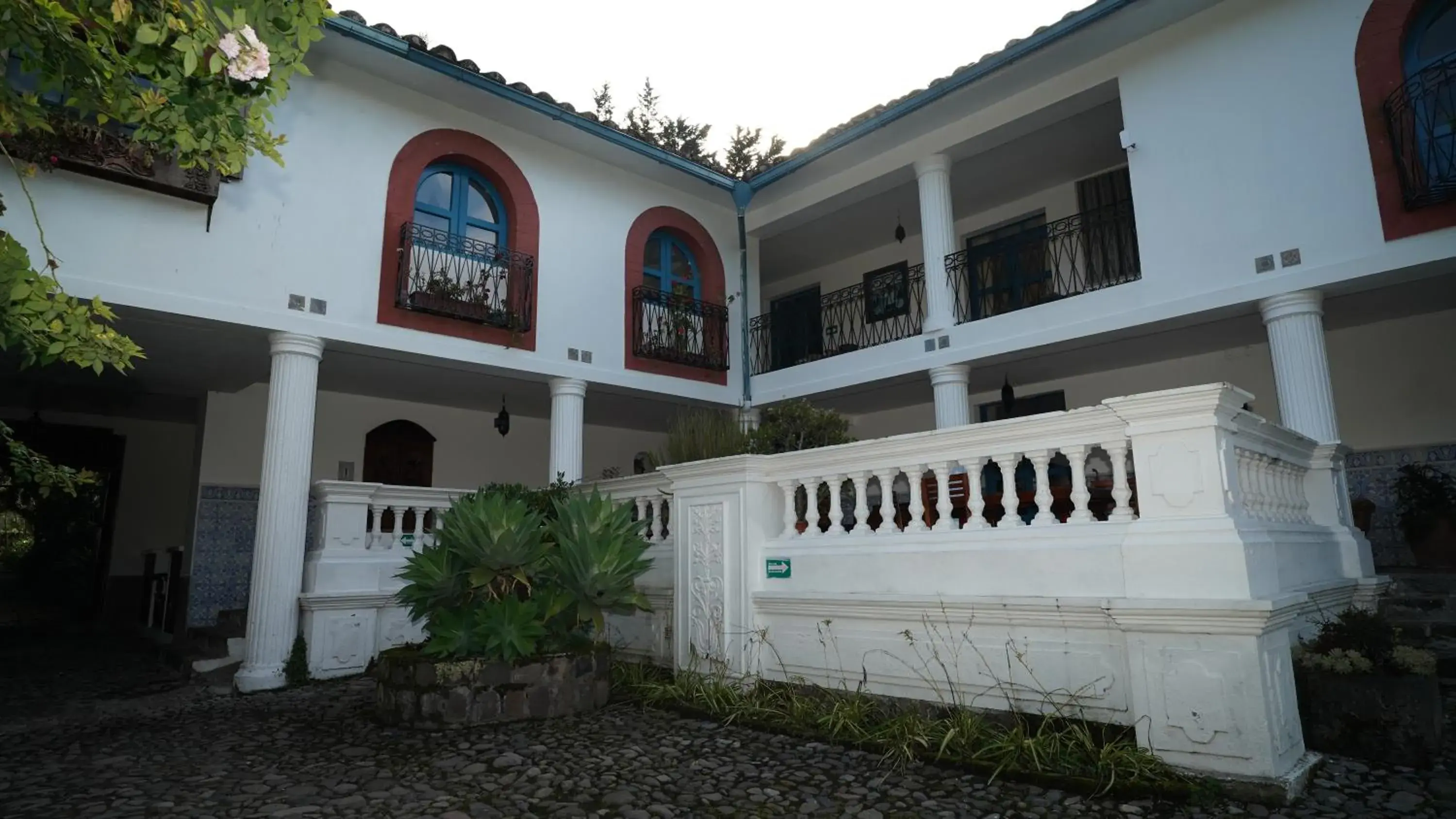 Lounge or bar in Hacienda Cusin Lounge or bar in Hacienda Cusin