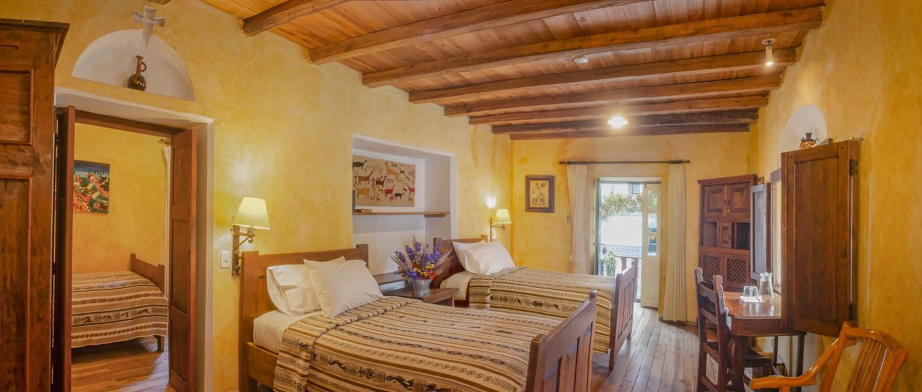 Photo of the whole room, Bed in Hacienda Cusin