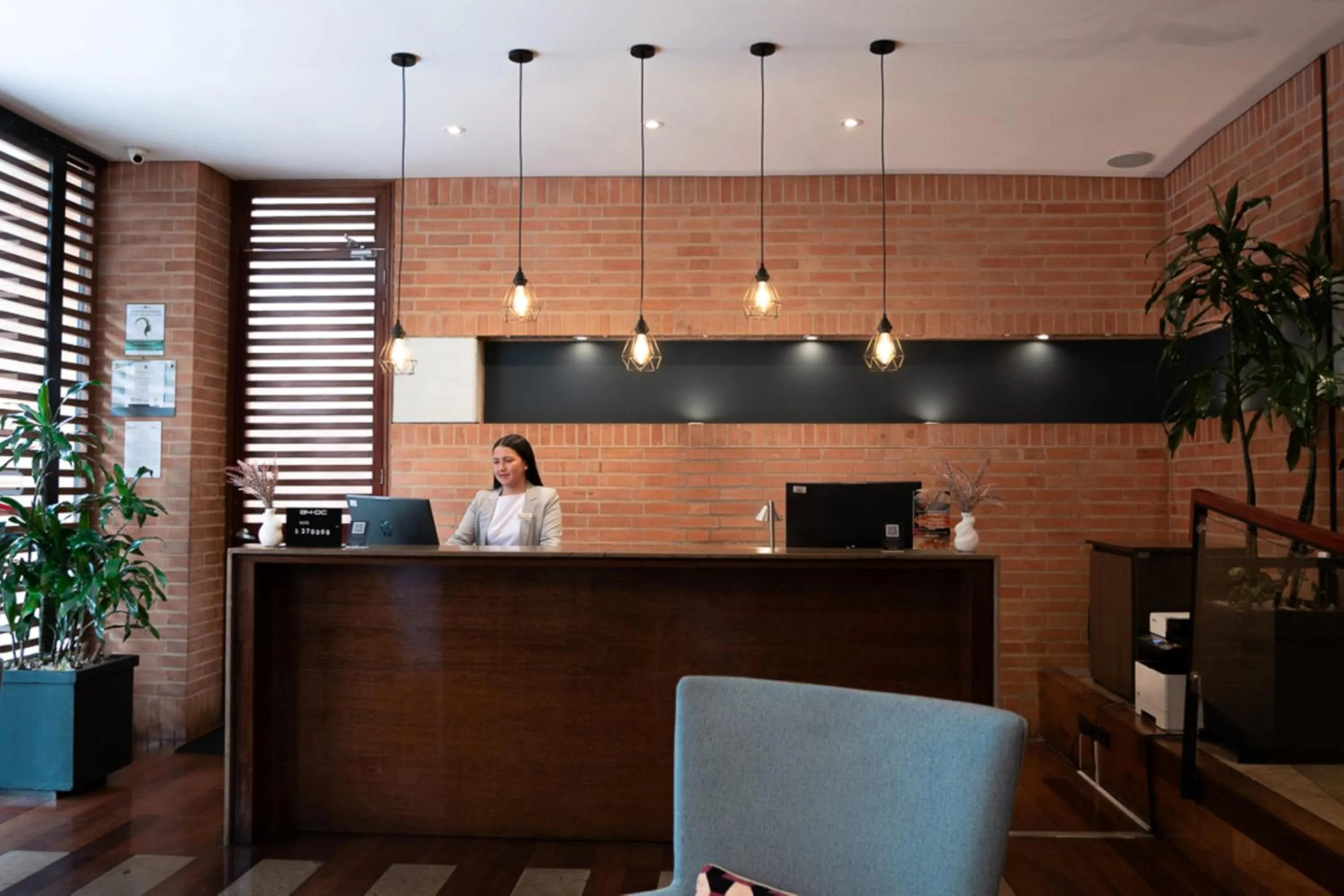 Lobby or reception in 84 DC Bogotá By OxoHotel