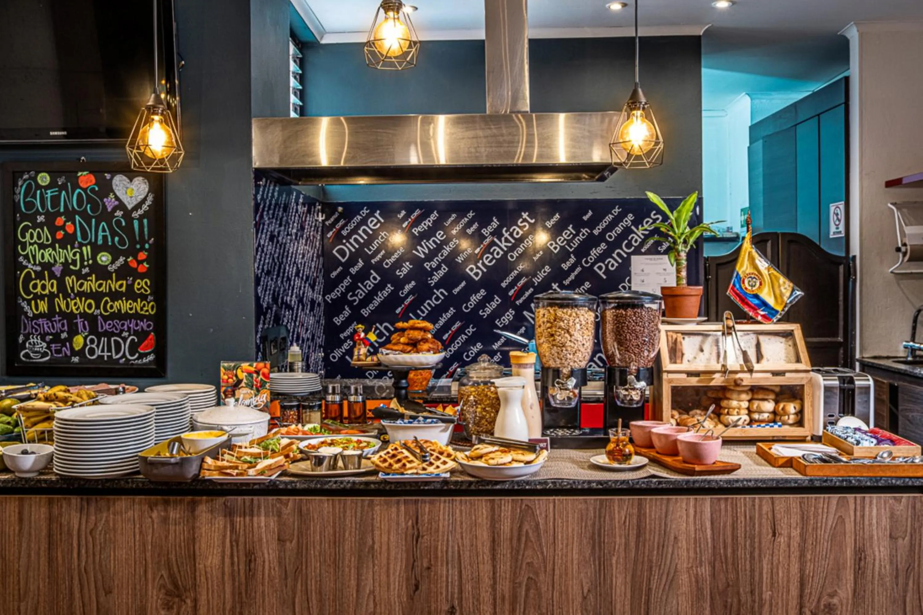 Buffet breakfast in 84 DC Bogotá By OxoHotel