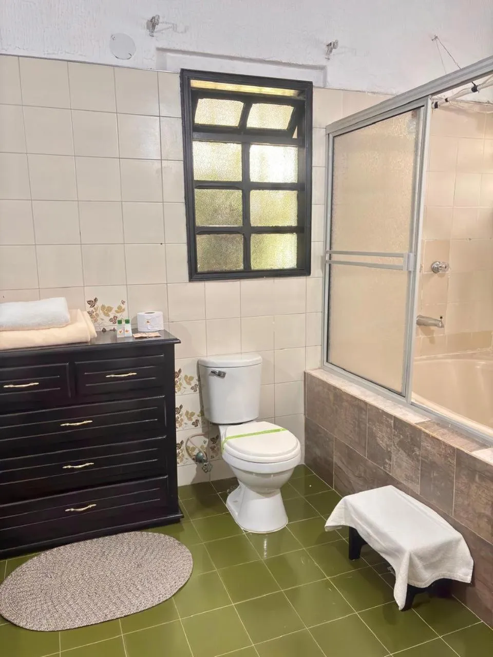 Shower in Hotel Premium Real