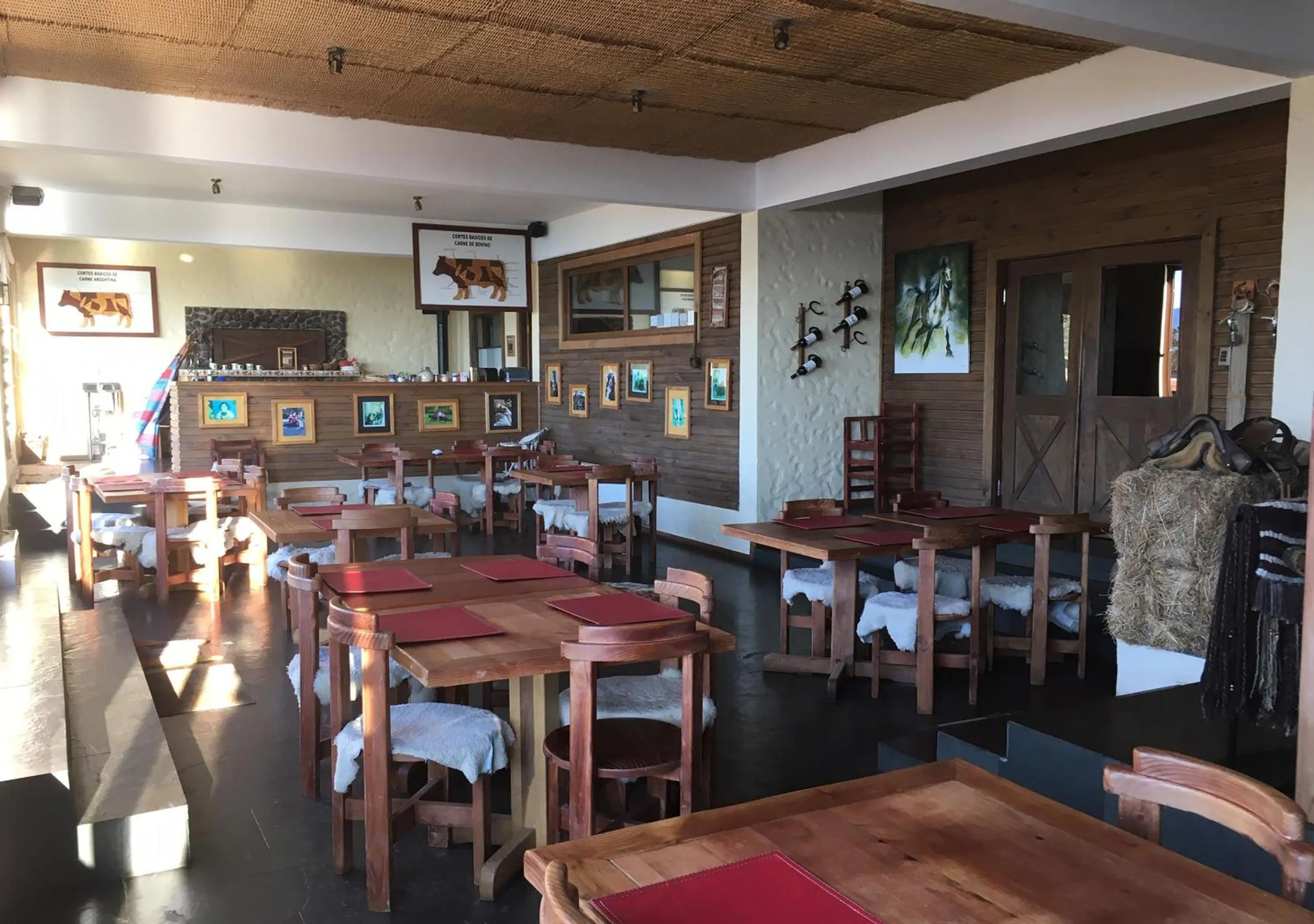 Restaurant/places to eat in Hotel CasaEstablo by DOT Boutique