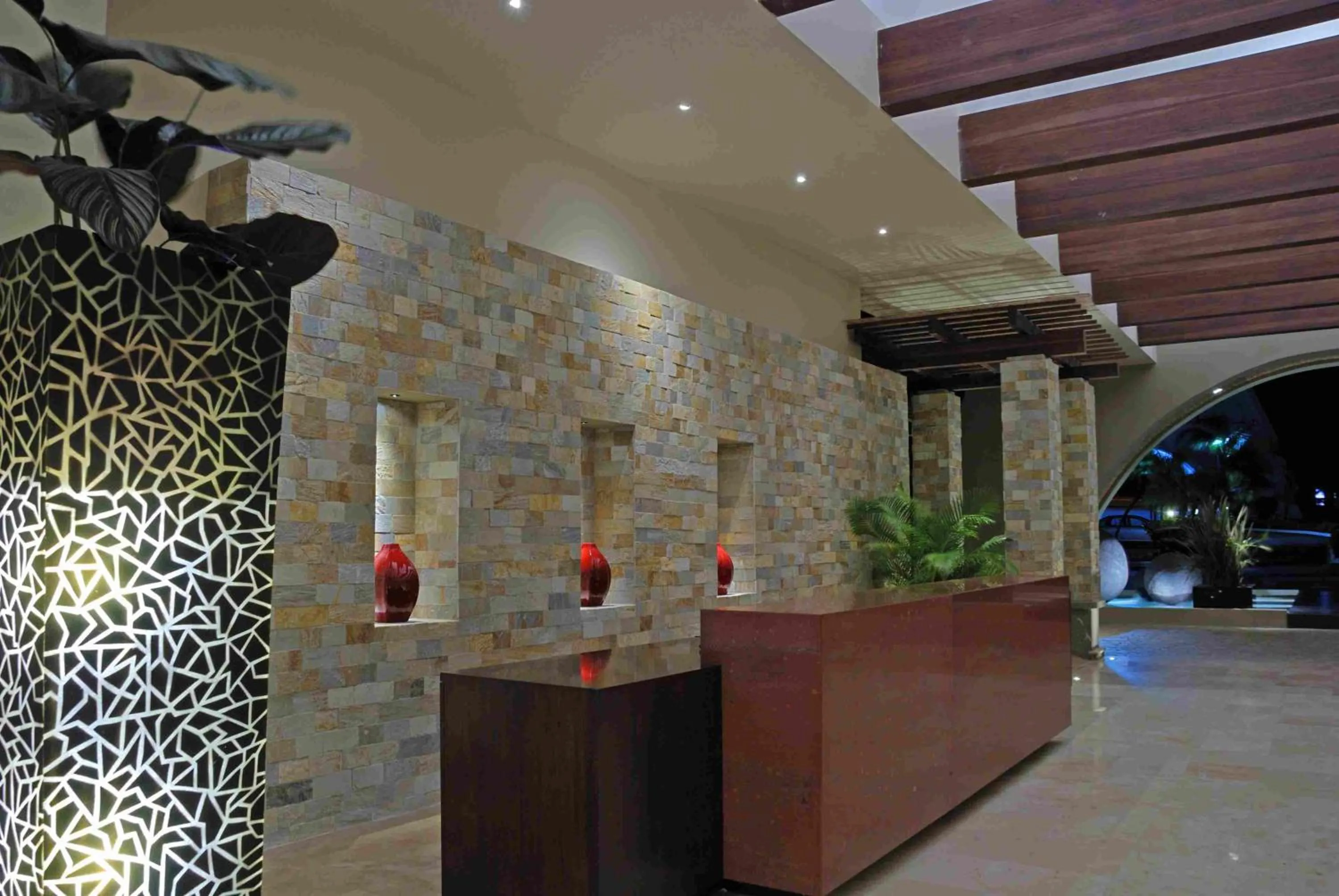 Facade/entrance in Wyndham San Jose Herradura