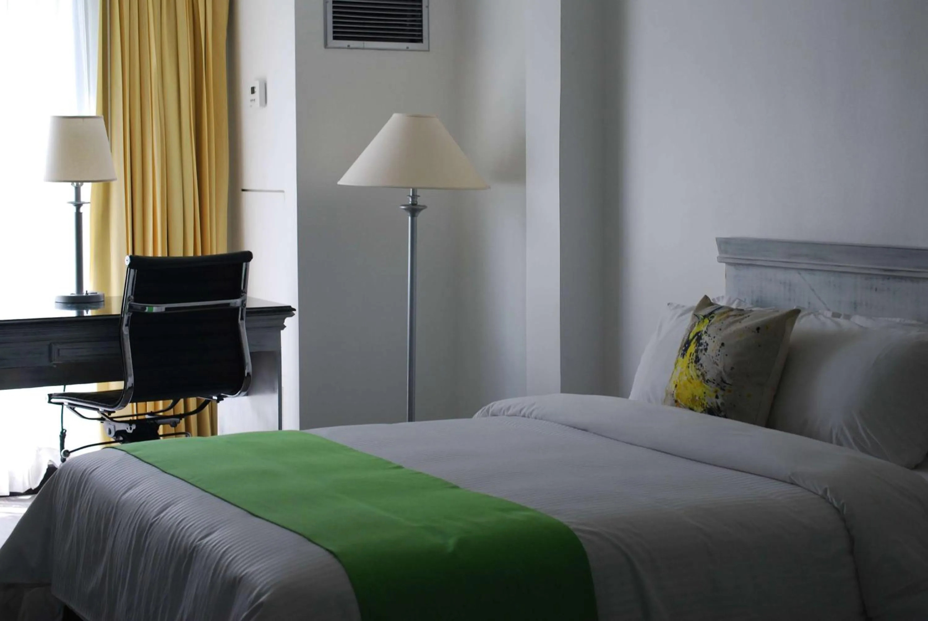 Photo of the whole room, Bed in Wyndham San Jose Herradura