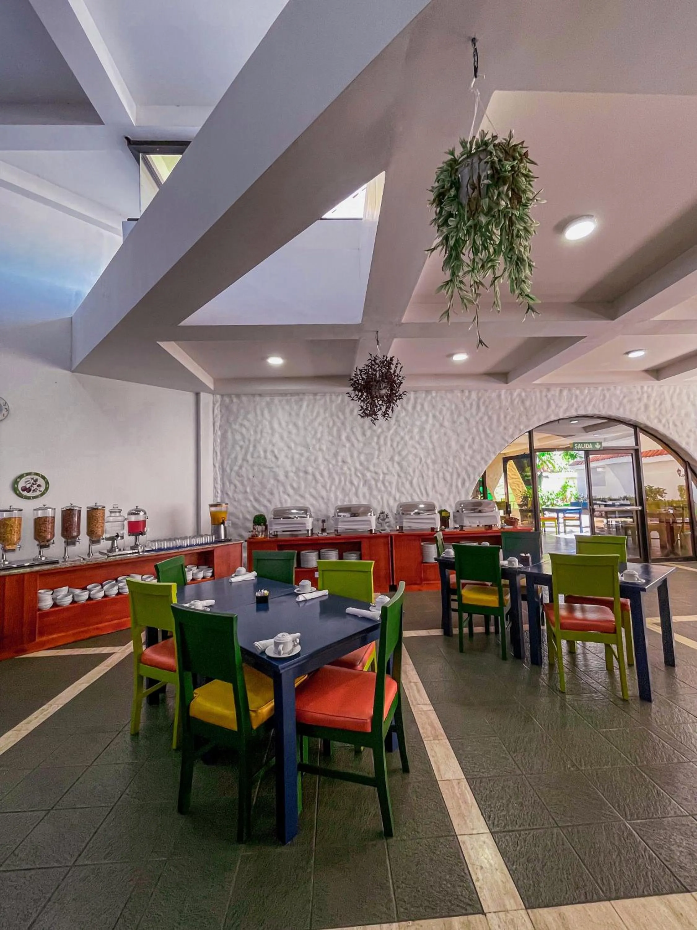 Buffet breakfast in Wyndham San Jose Herradura