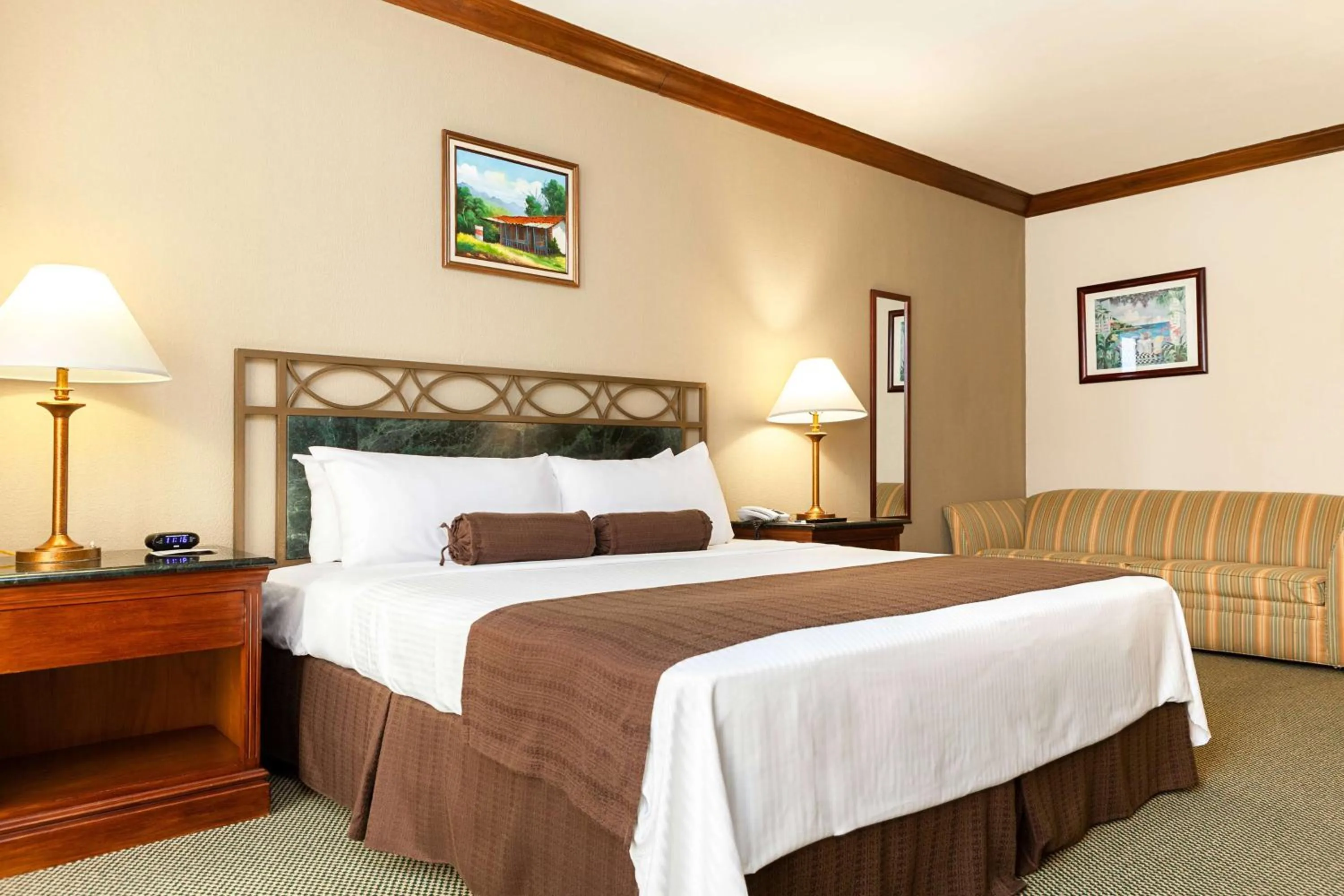 Photo of the whole room, Bed in Wyndham San Jose Herradura