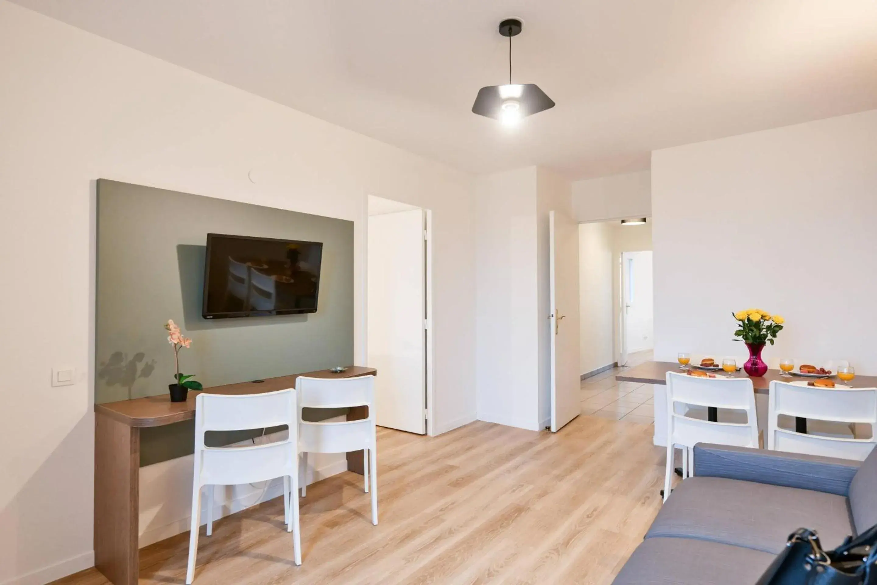 Bedroom in Comfort Aparthotel Versailles, St Cyr l'Ecole Bedroom in Comfort Aparthotel Versailles, St Cyr l'Ecole