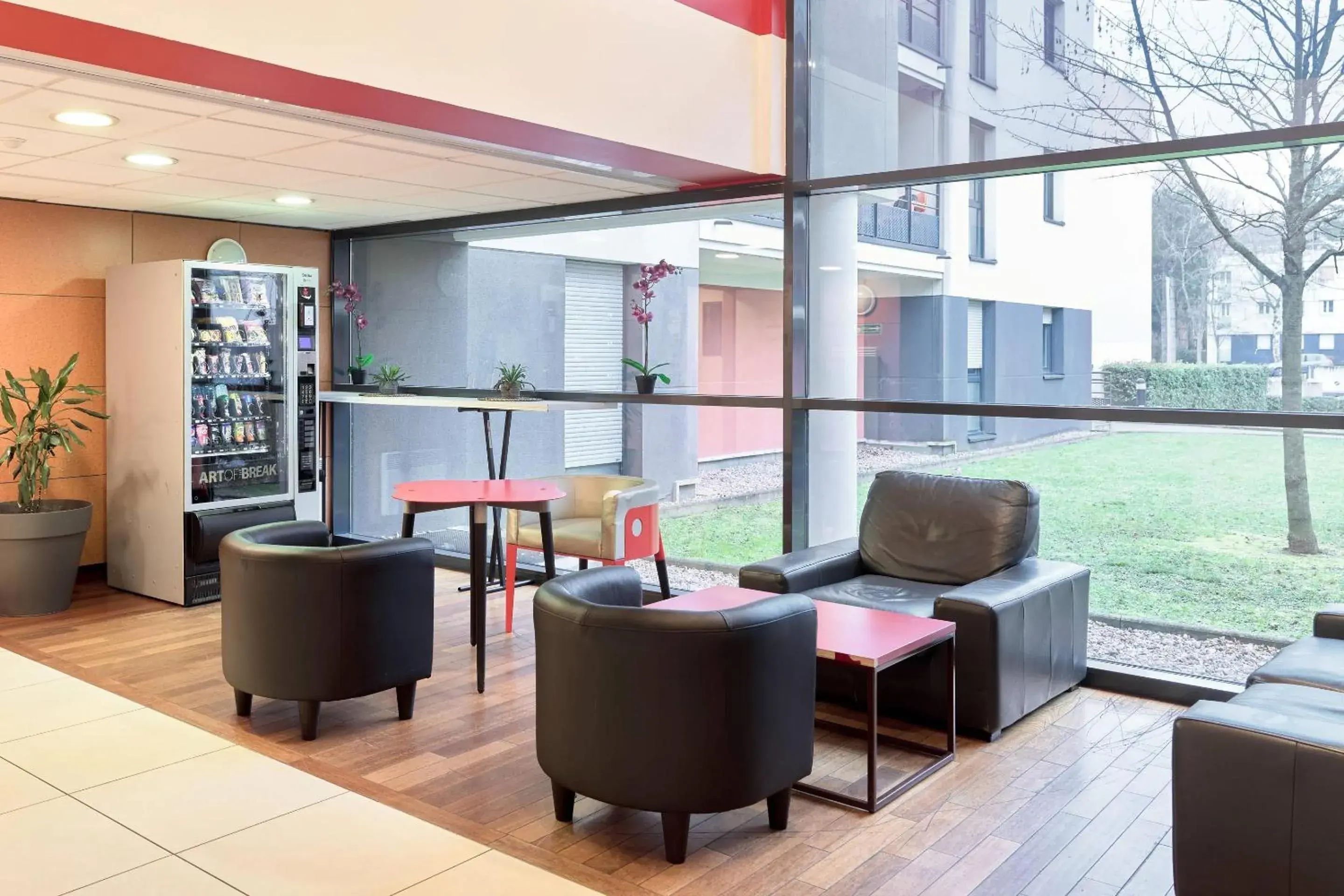 Lobby or reception in Comfort Aparthotel Versailles, St Cyr l'Ecole Lobby or reception in Comfort Aparthotel Versailles, St Cyr l'Ecole