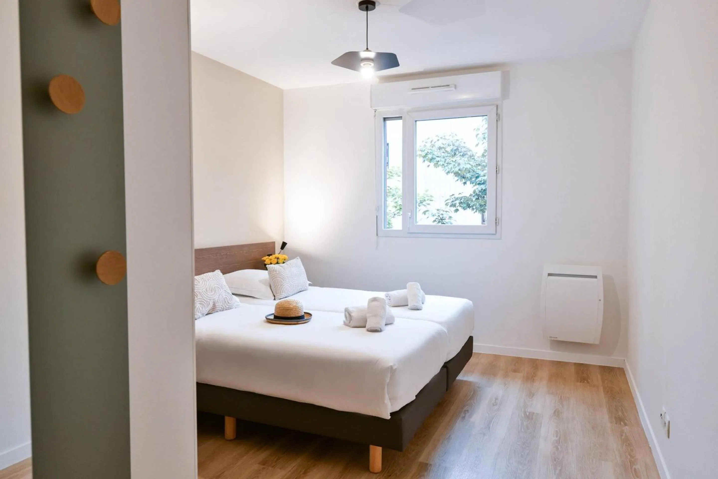 Bedroom, Bed in Comfort Aparthotel Versailles, St Cyr l'Ecole