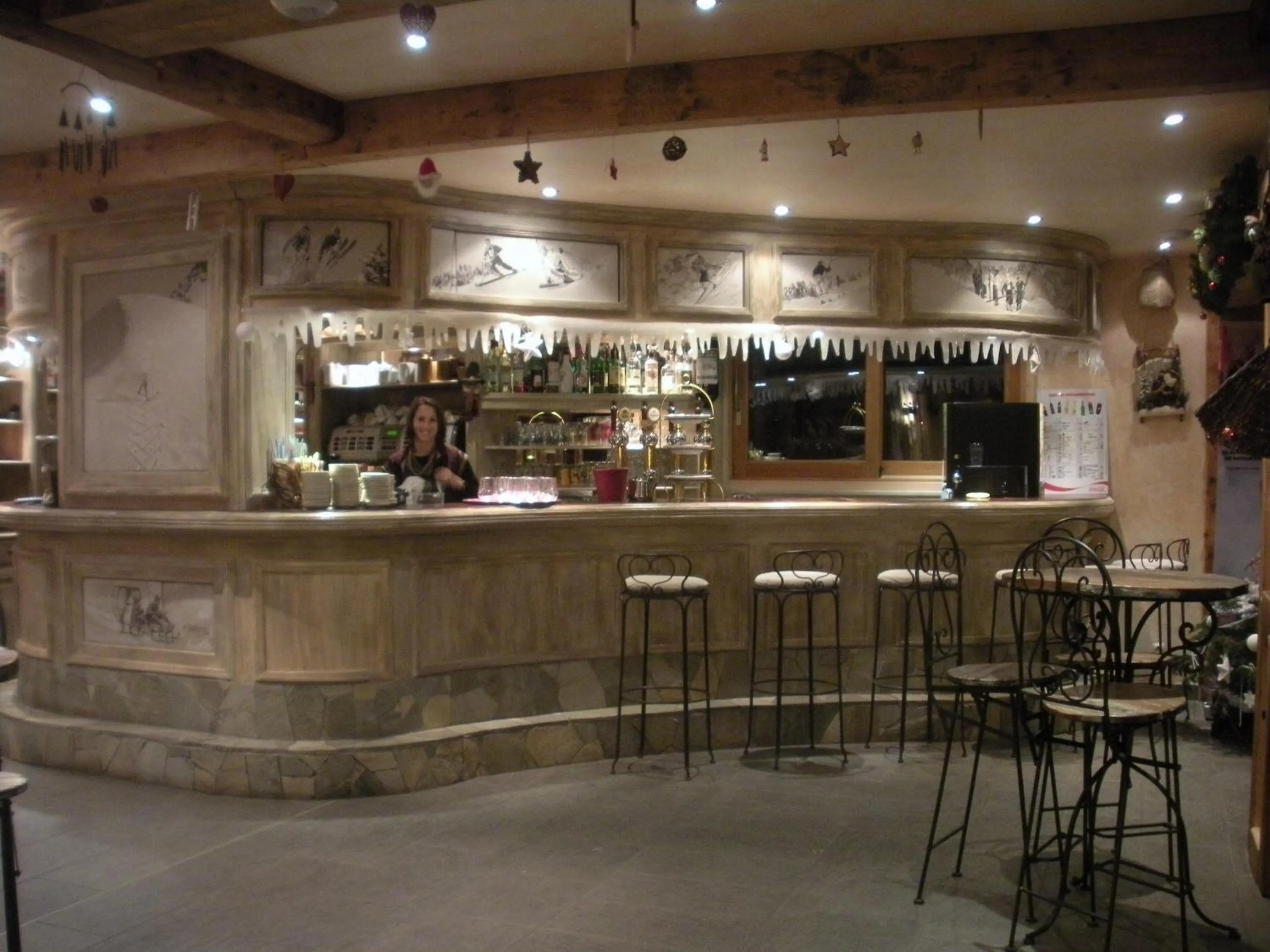 Restaurant/places to eat in Hotel Cote Brune