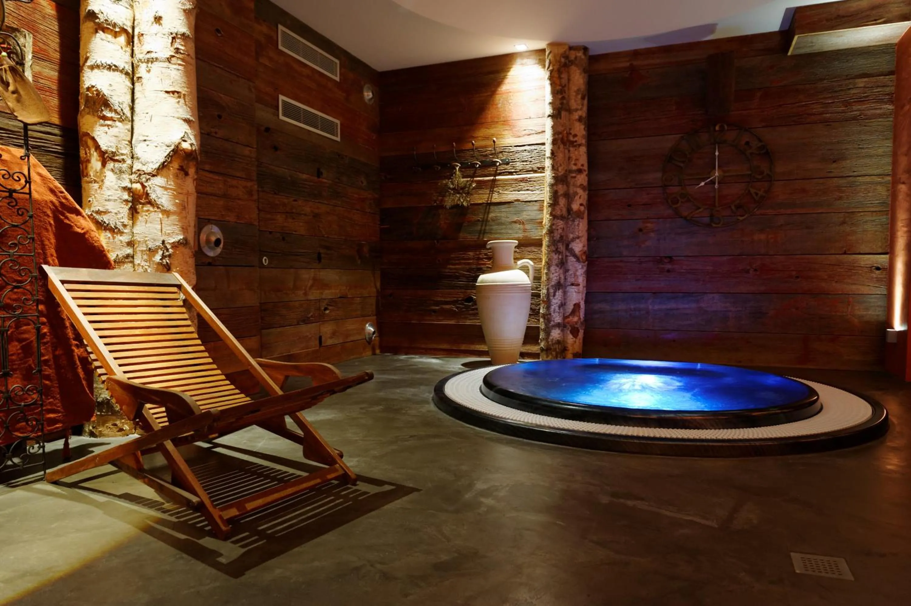 Hot Tub in Hotel Cote Brune