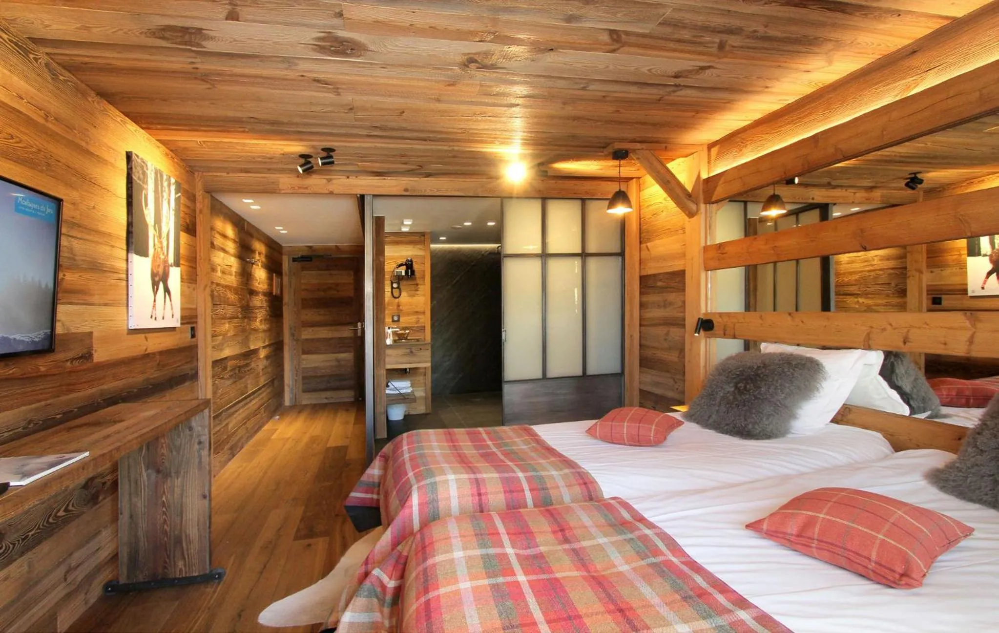 Bathroom, Bed in Hotel Cote Brune