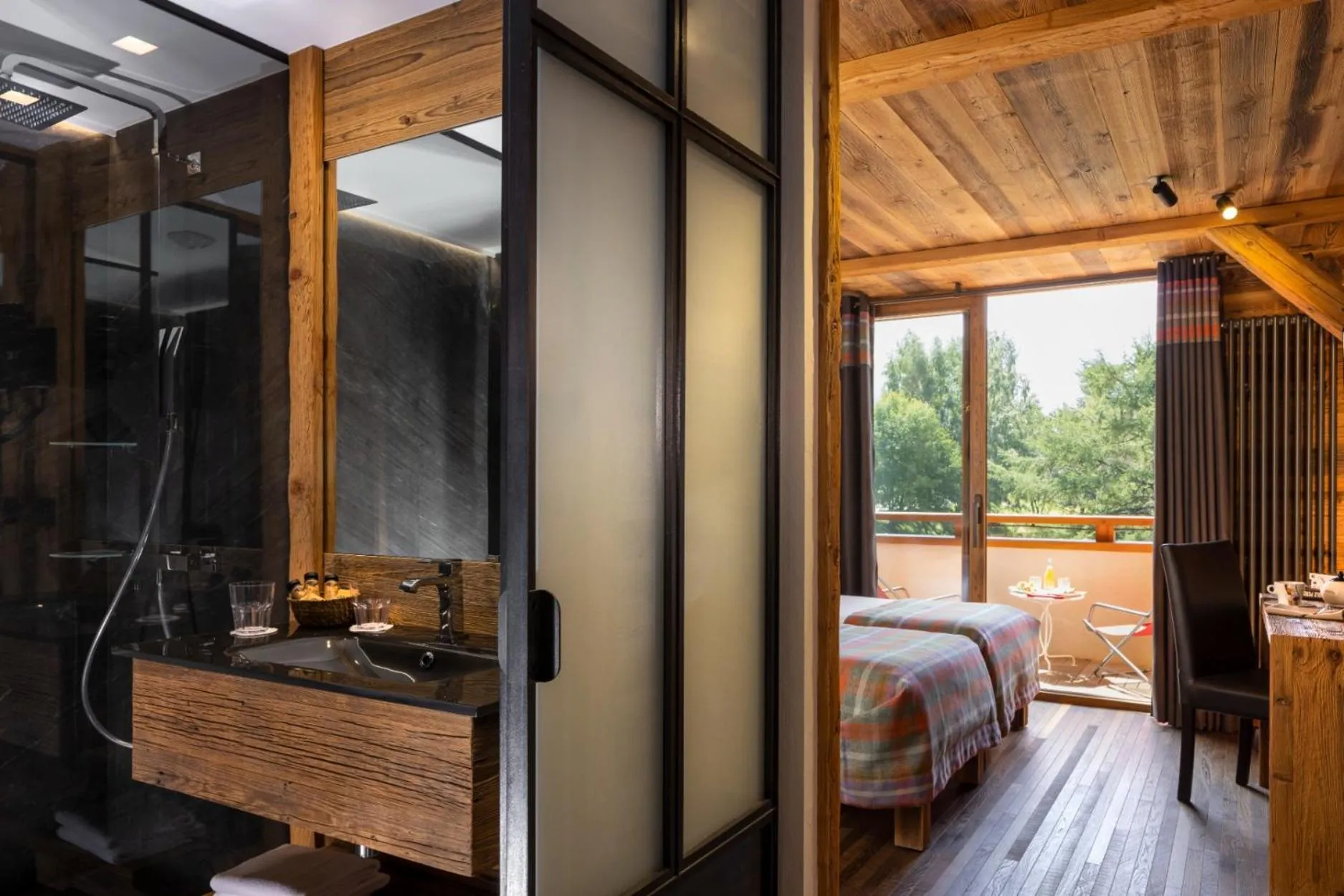 Photo of the whole room, Bed in Hotel Cote Brune