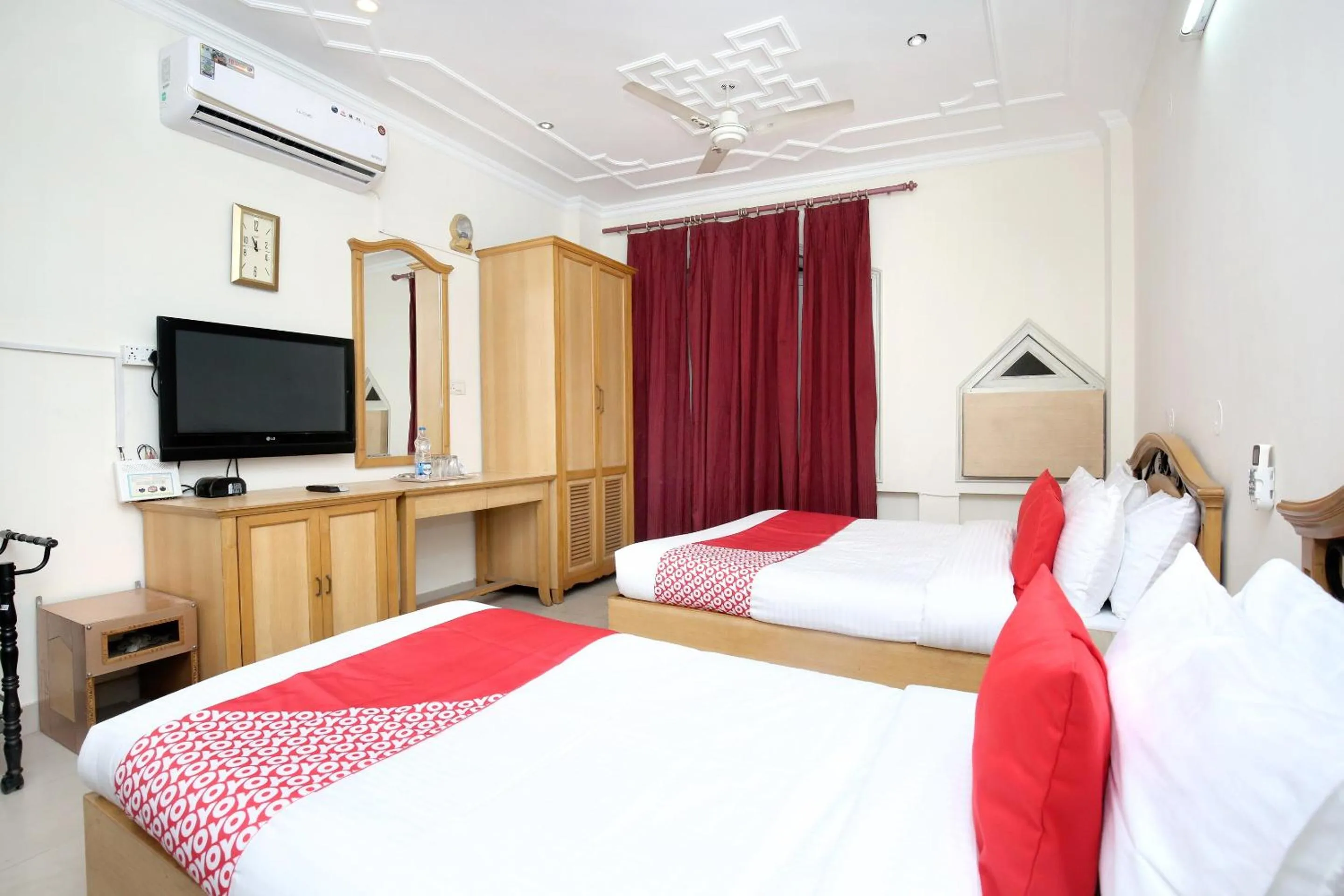 Bedroom, Bed in Hotel O Le Bon Ton