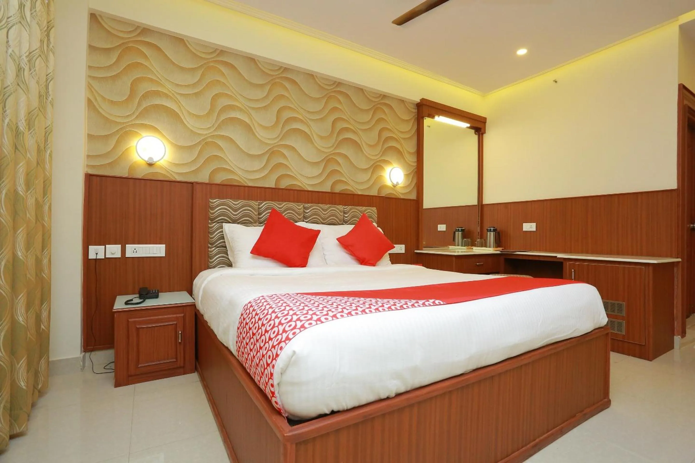Bedroom, Bed in Super Capital O Kovilakam Residency