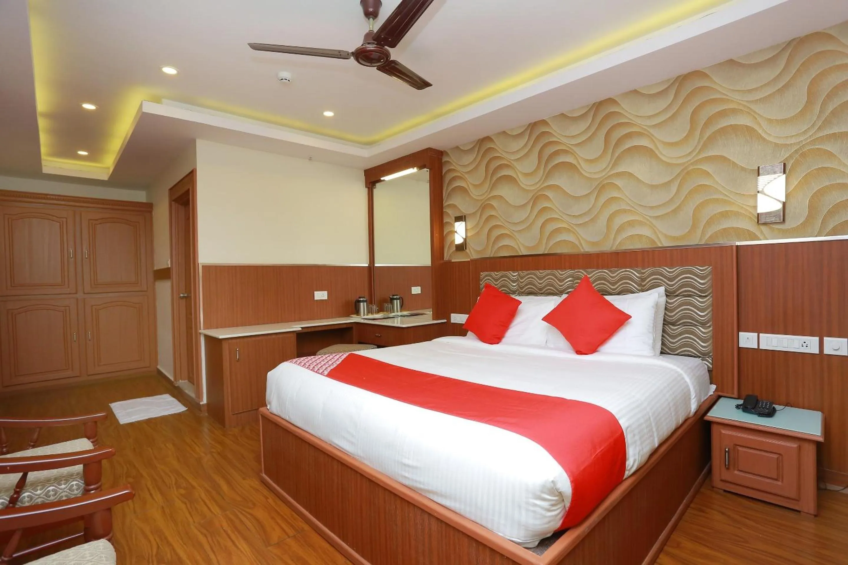 Bedroom, Bed in Super Capital O Kovilakam Residency