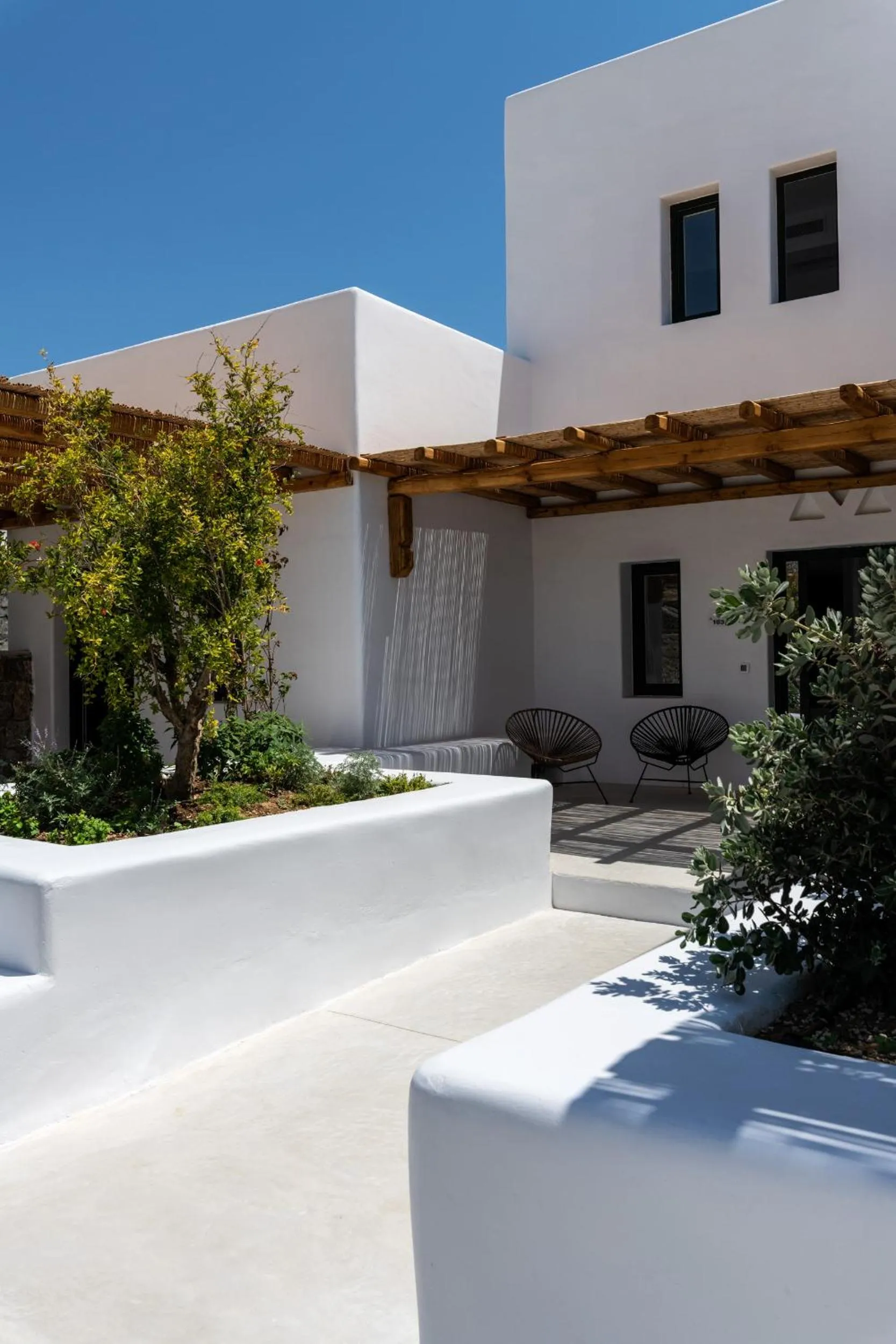 Property building in Mykonos Drops