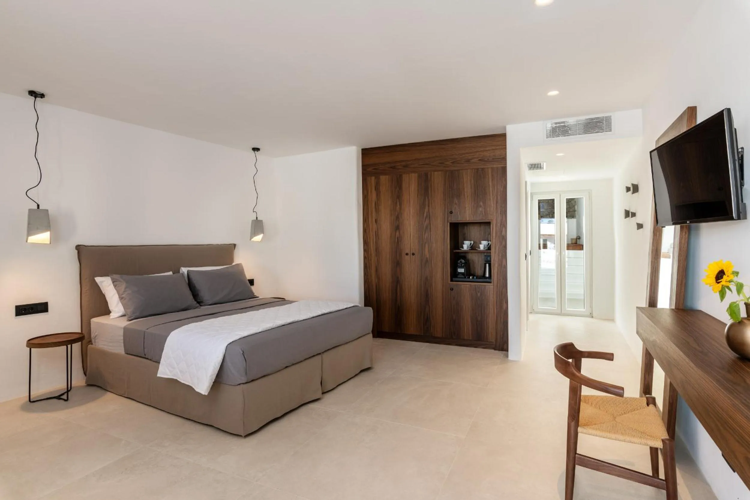 Bed in Mykonos Drops