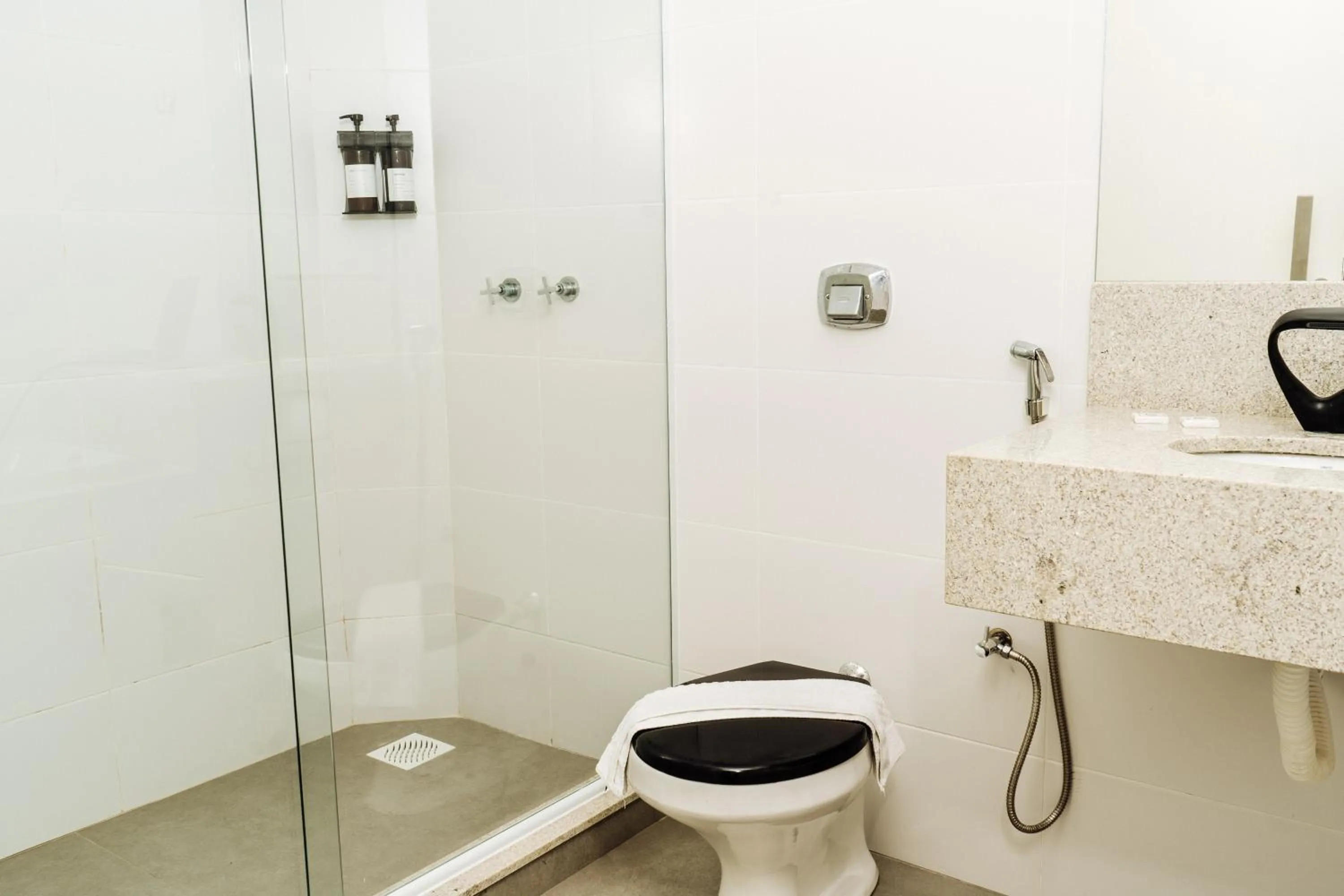 Bathroom in Cris Hotel