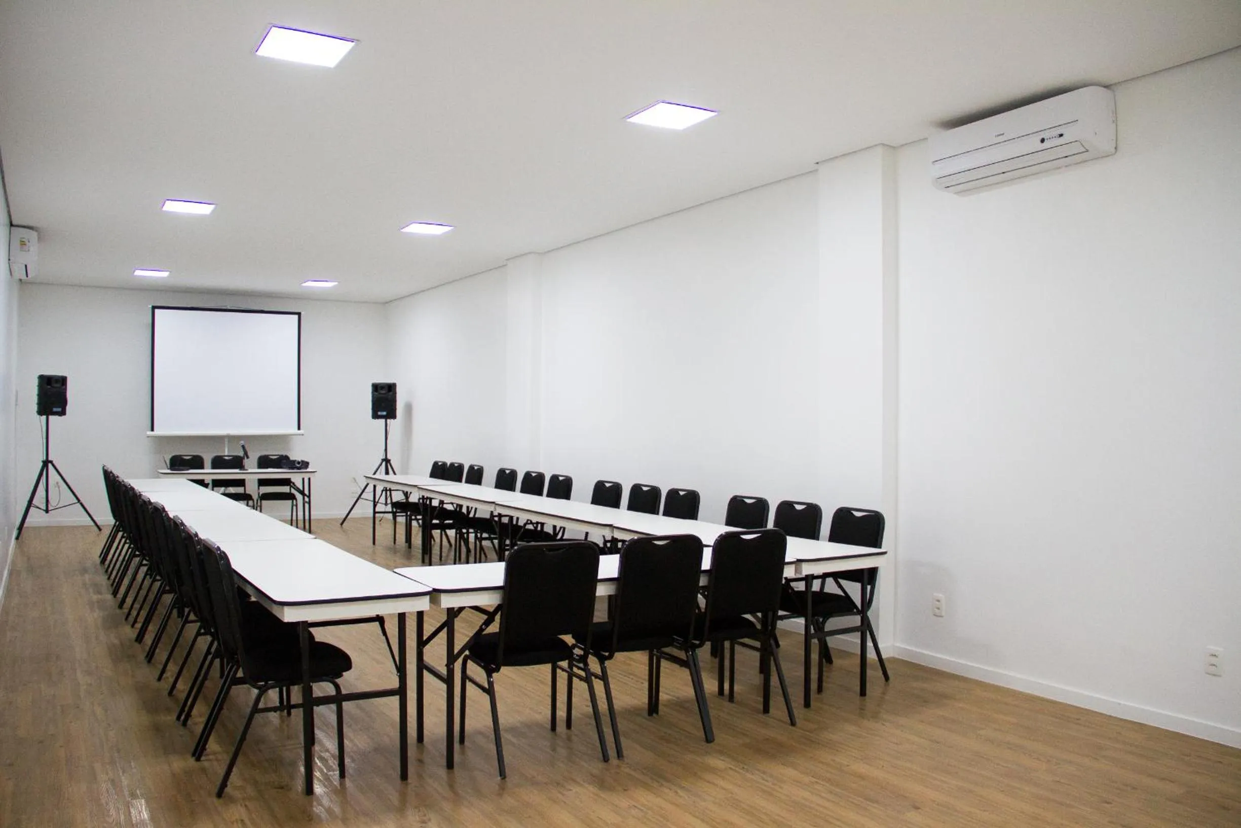 Business facilities in Nobile Plaza Hotel