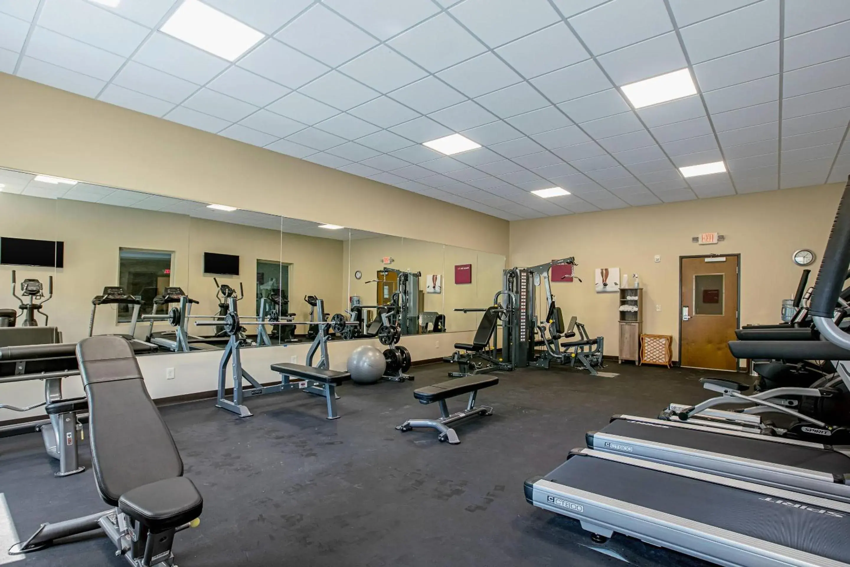 Fitness centre/facilities in Comfort Suites Fishkill near Interstate 84 Fitness centre/facilities in Comfort Suites Fishkill near Interstate 84