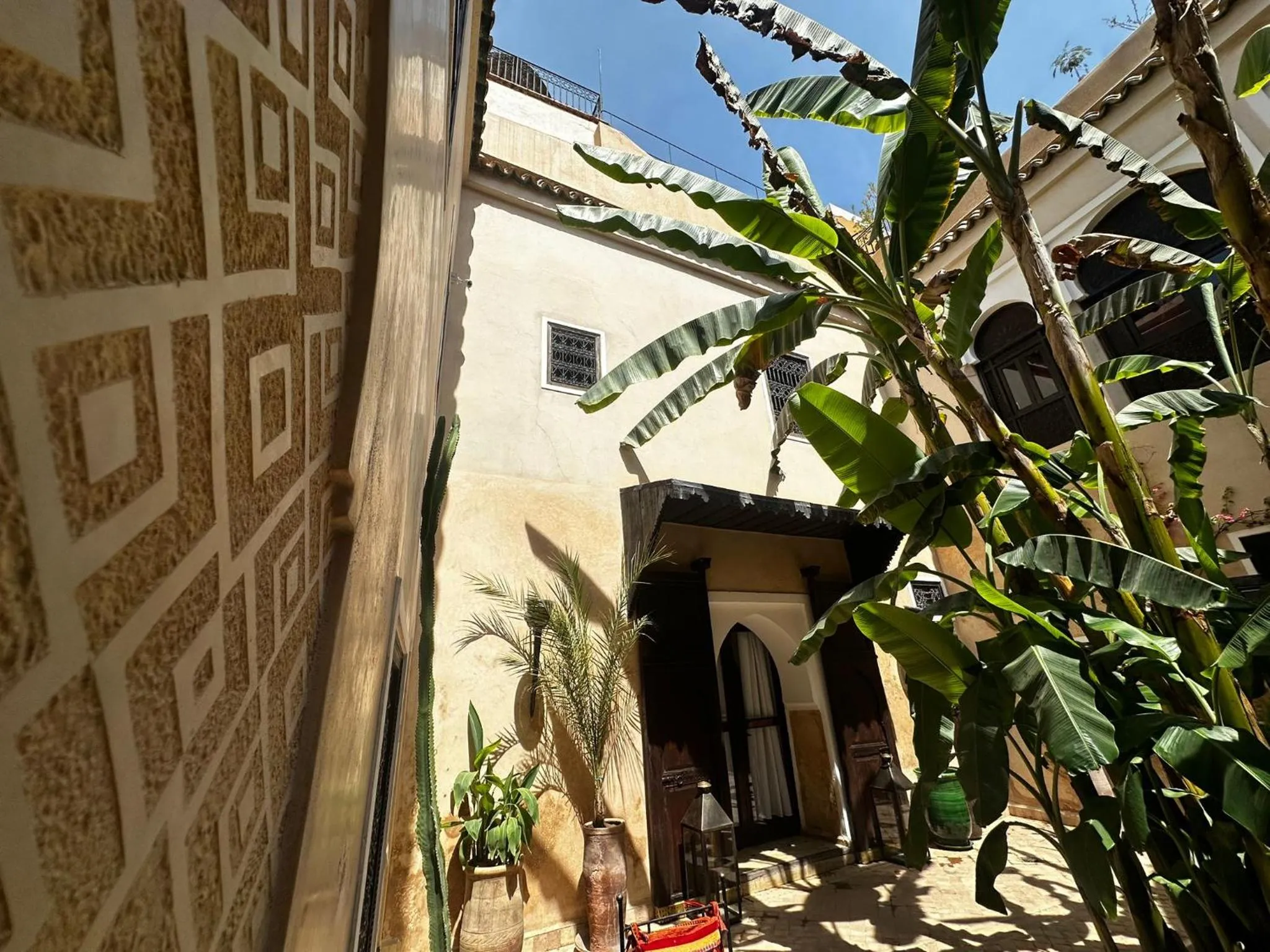 Day in Riad Bamileke