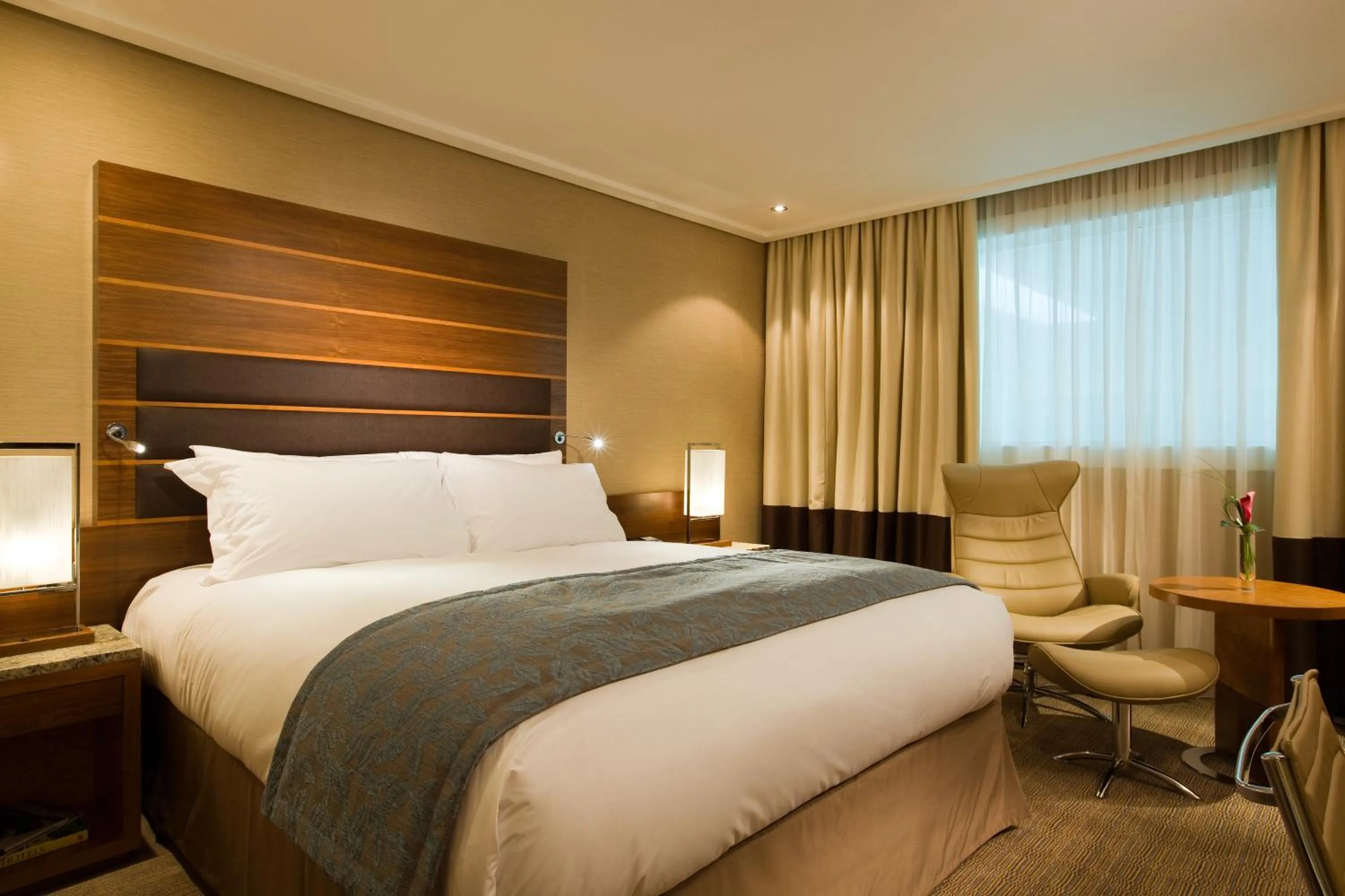Bedroom, Bed in Sofitel London Heathrow