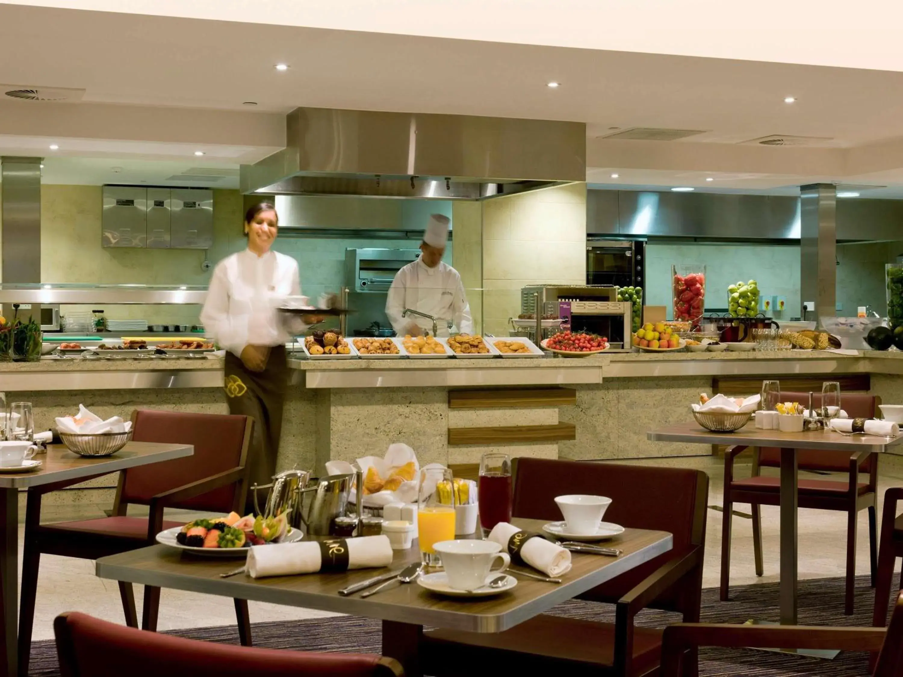 Restaurant/places to eat in Sofitel London Heathrow Restaurant/places to eat in Sofitel London Heathrow