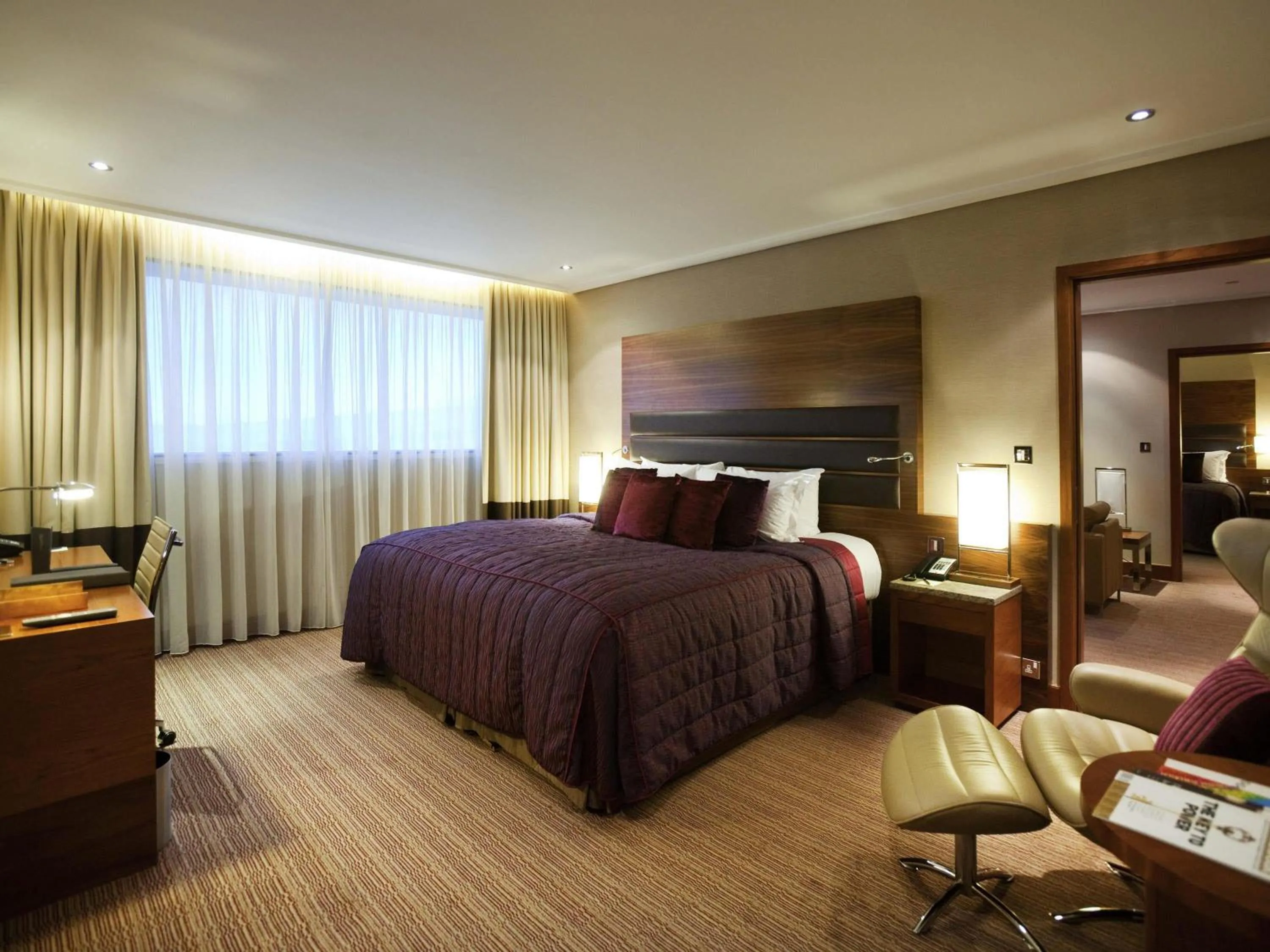 Photo of the whole room, Bed in Sofitel London Heathrow