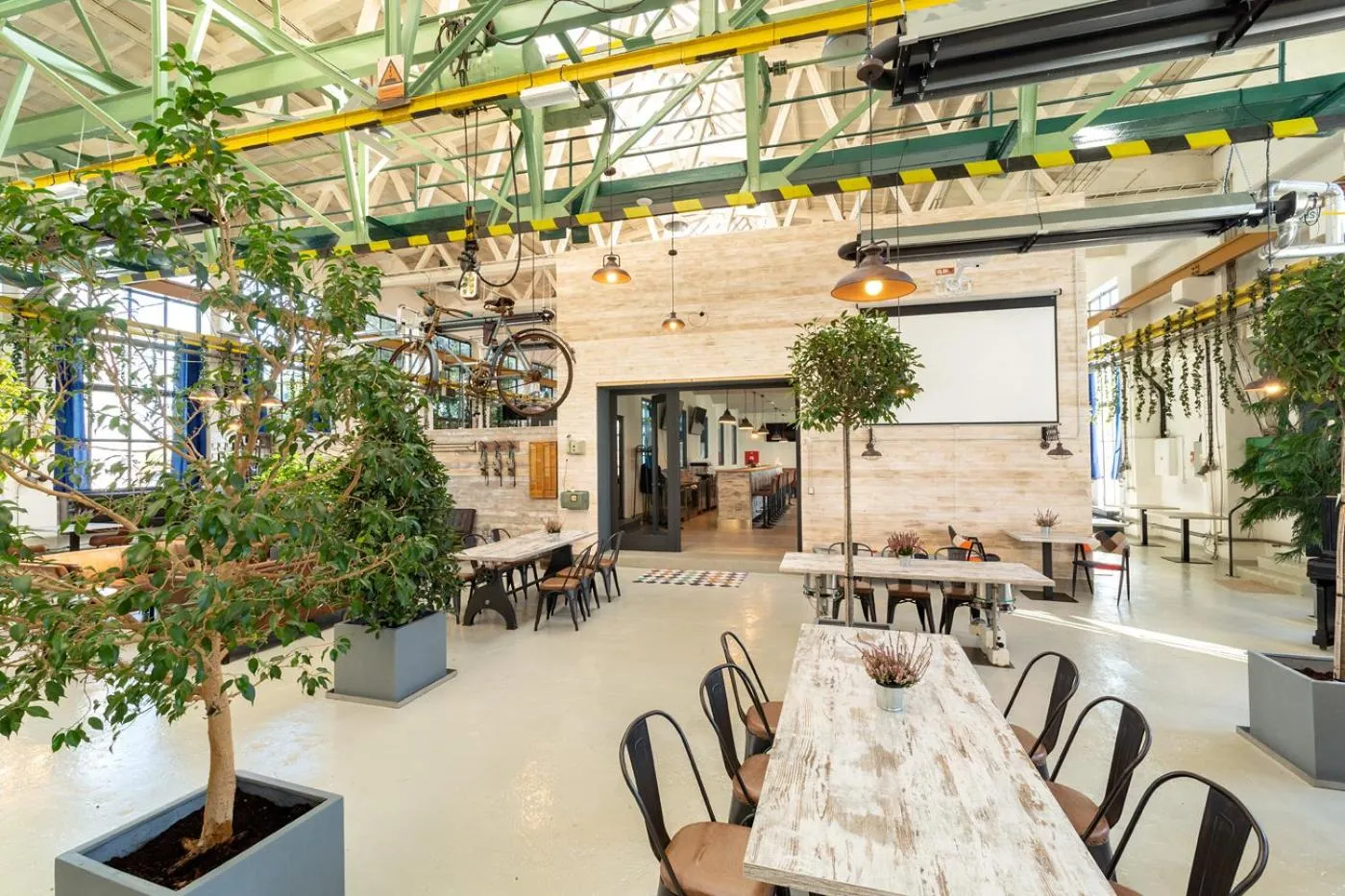 Restaurant/places to eat in Hotel Na Vývoji