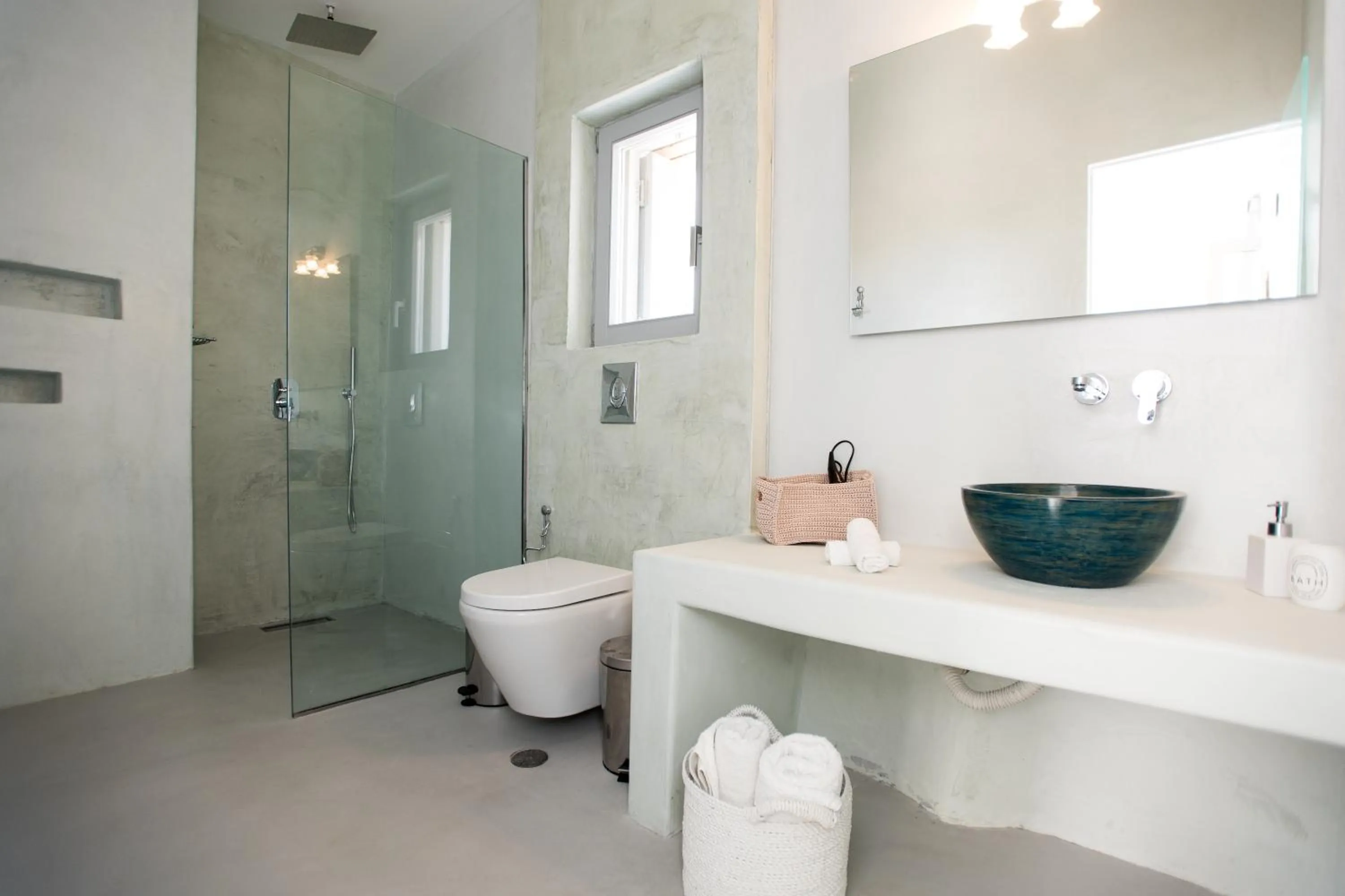 Shower in Mykonos Village