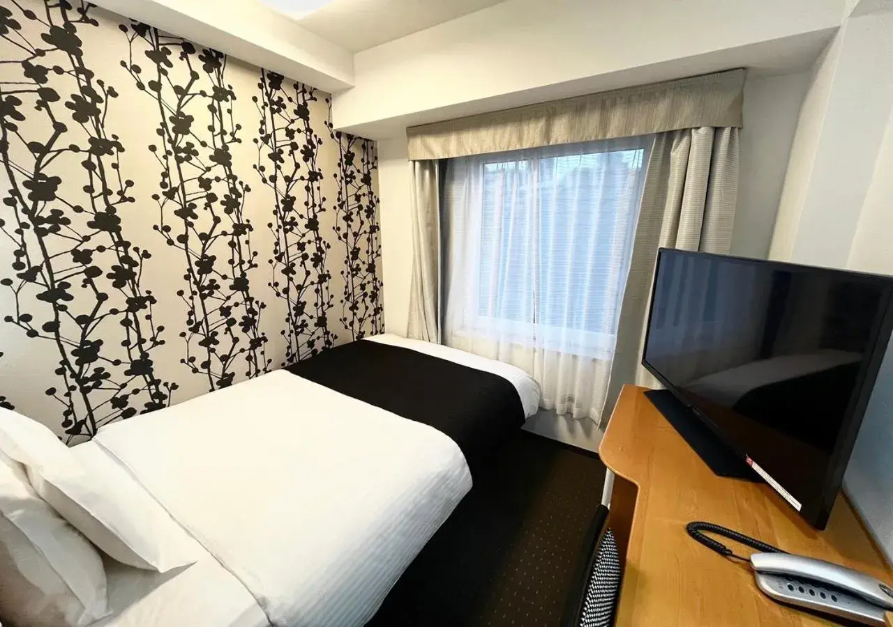 Photo of the whole room, Bed in APA Hotel Chiba Yachiyo Midorigaoka Photo of the whole room, Bed in APA Hotel Chiba Yachiyo Midorigaoka