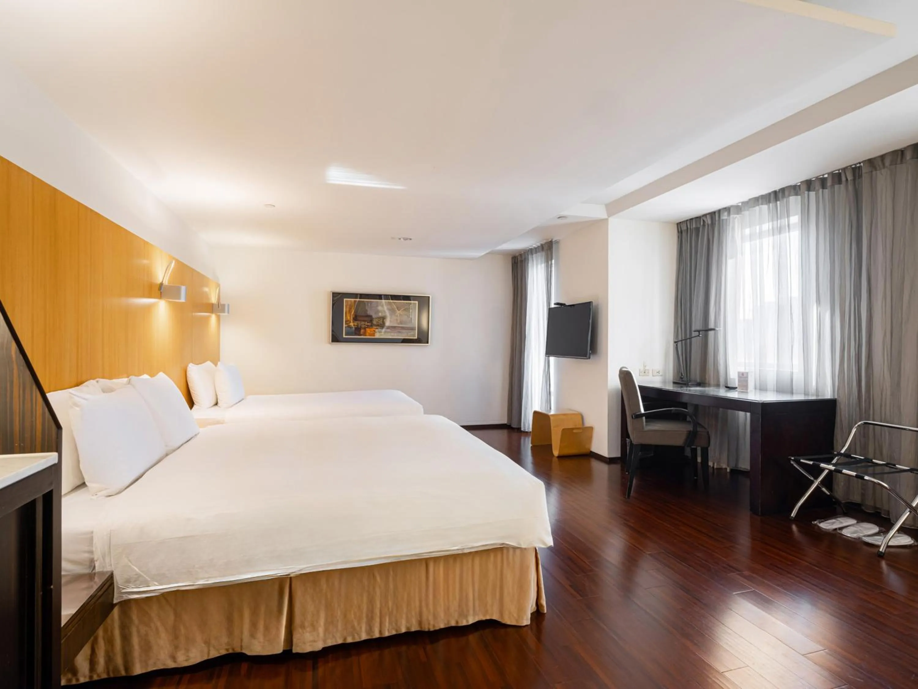 Photo of the whole room, Bed in Tempus Hotel