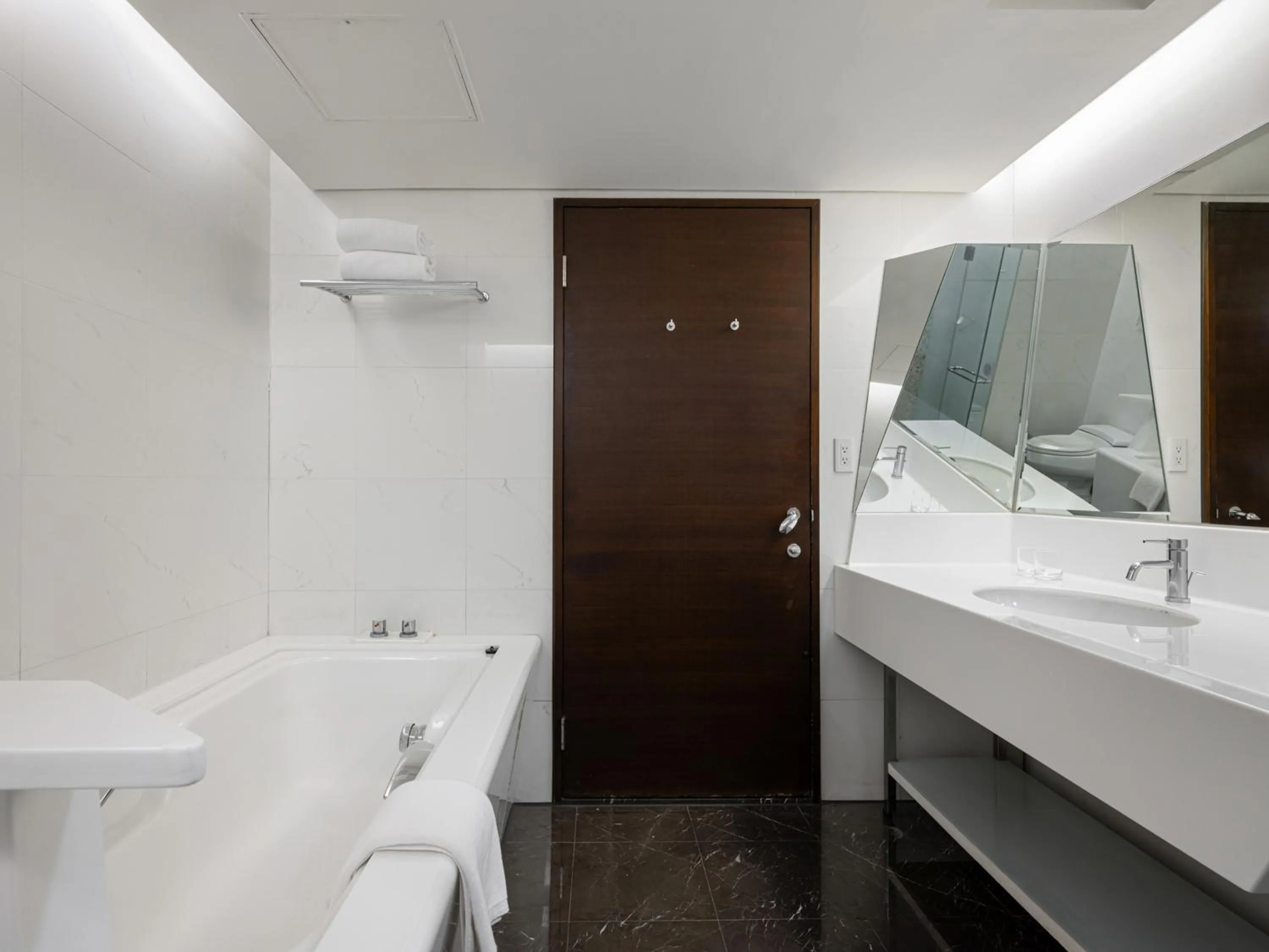 Bathroom in Tempus Hotel