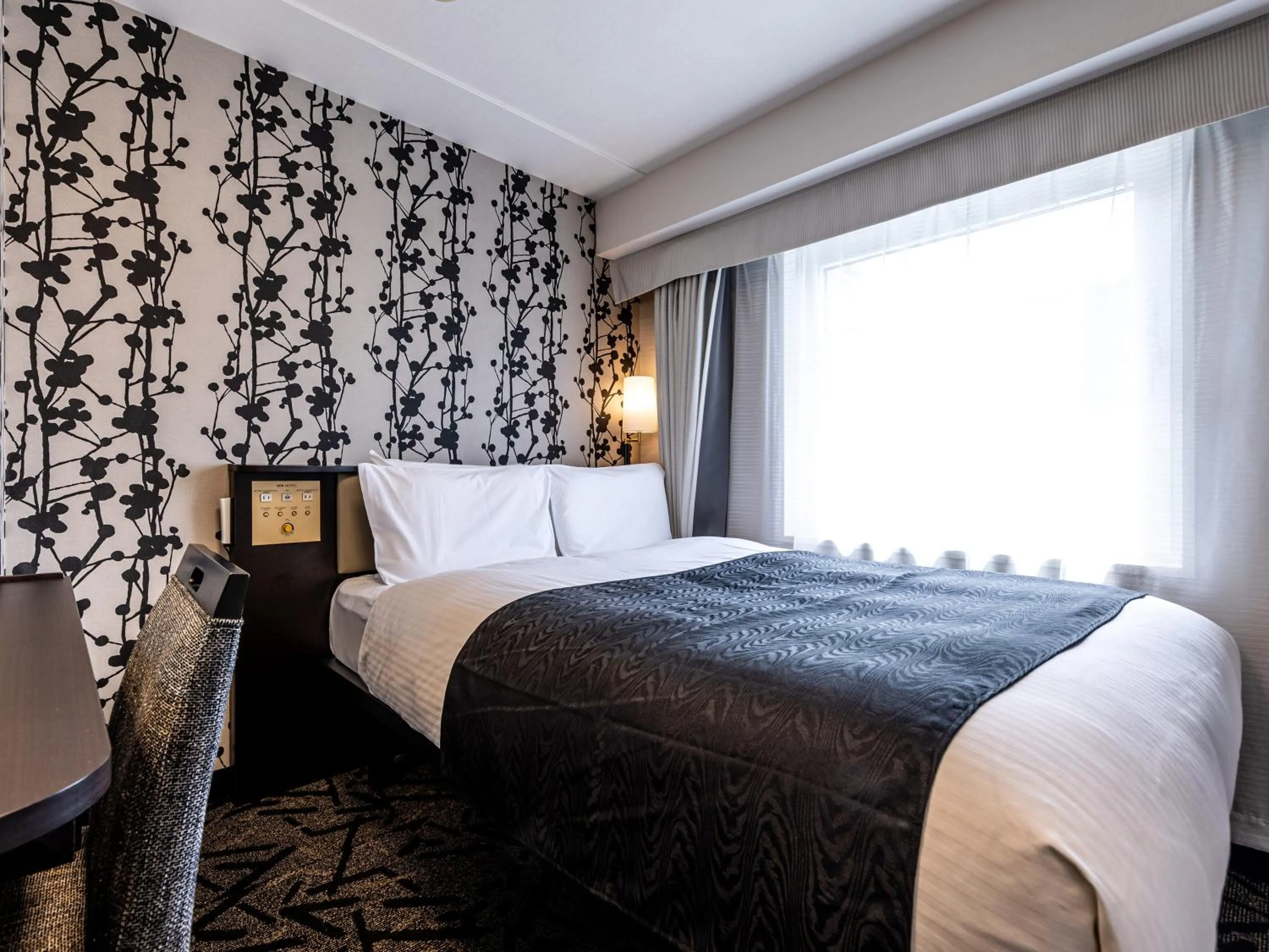 Photo of the whole room, Bed in APA Hotel Kyoto Eki Horikawadori