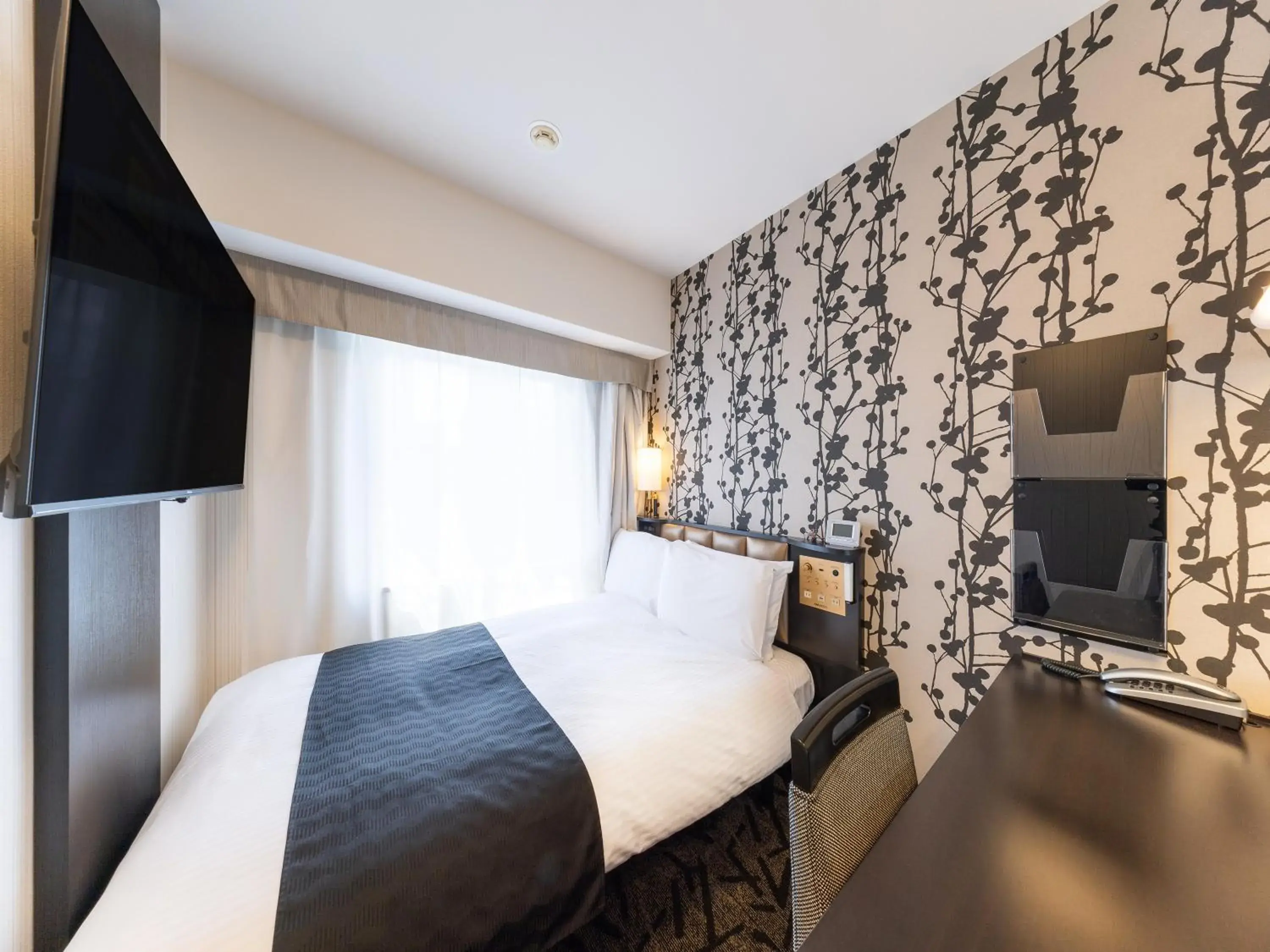 Photo of the whole room, Bed in APA Hotel Yodoyabashi Ekimae Photo of the whole room, Bed in APA Hotel Yodoyabashi Ekimae