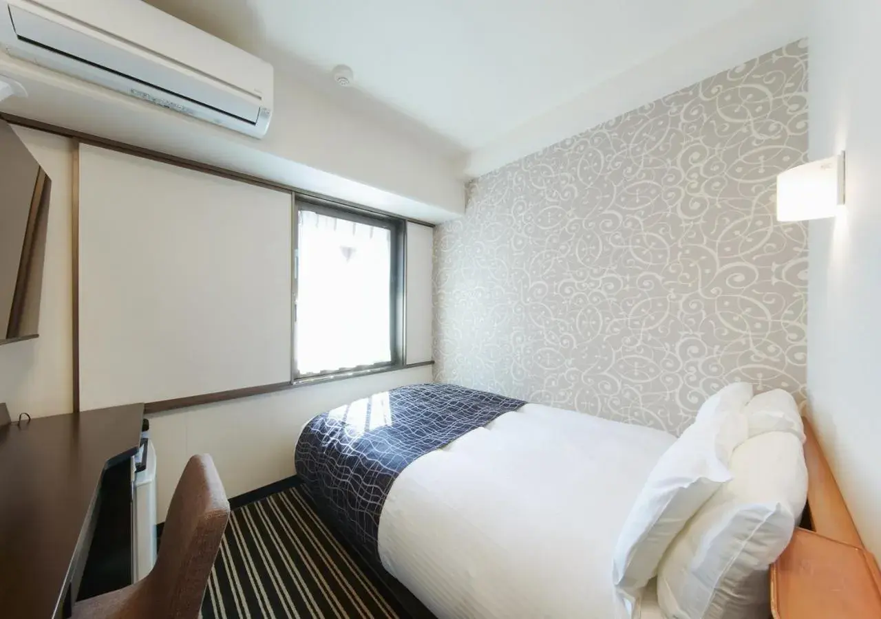 Photo of the whole room, Bed in APA Hotel Osaka Temma Photo of the whole room, Bed in APA Hotel Osaka Temma